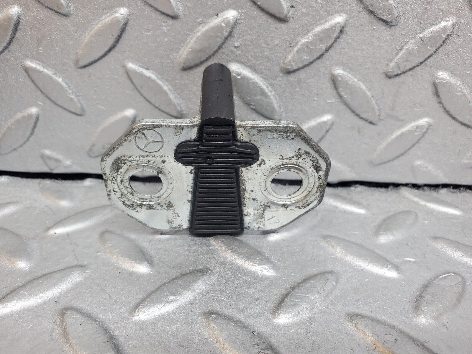 44788 Mercedes-Benz W124 220E Door Lock Latch