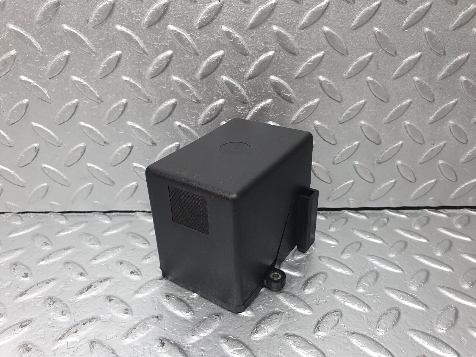 42771 Mercedes-Benz W201 190 2.0L Relay Box Cover 2015451040 2015450103