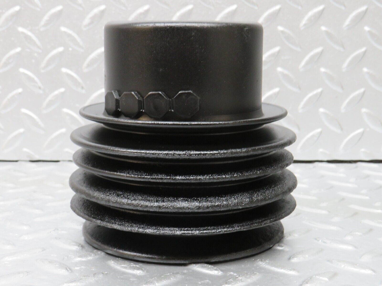 32986 Mercedes-Benz C107 R107 350 V8 Crankshaft Pulley