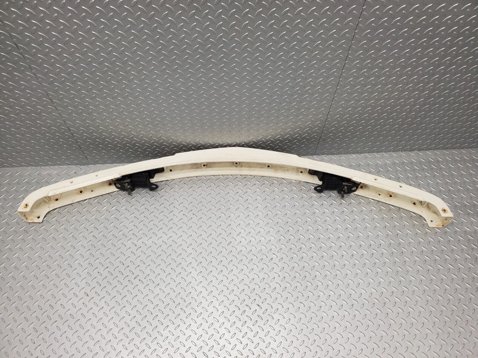 46098 Mercedes-Benz W126 420SE Front Bumper Bracket Reinforcement 1268850801