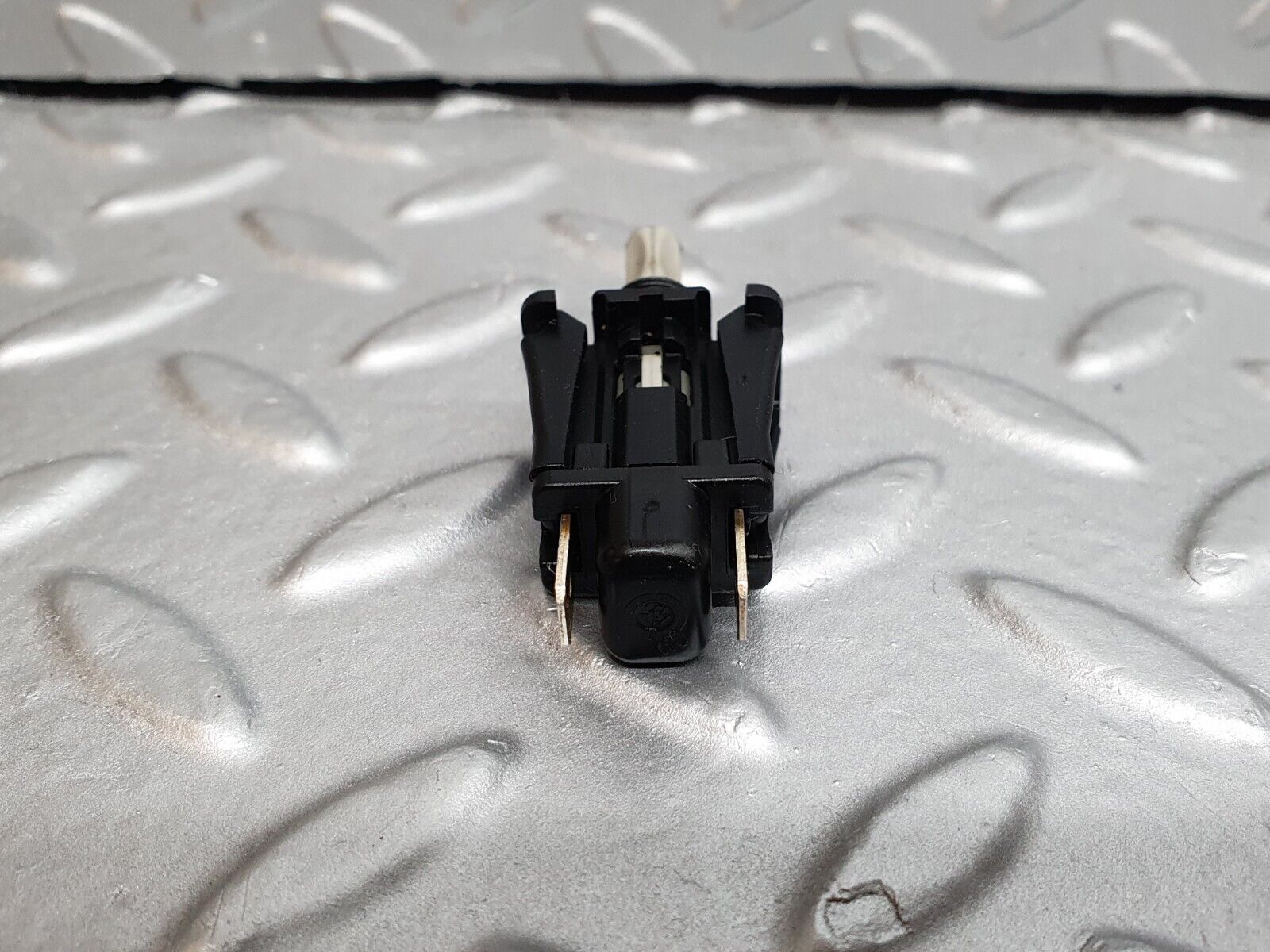 42053 Mercedes-Benz W202 C200 Door Contact Switch 2018202110