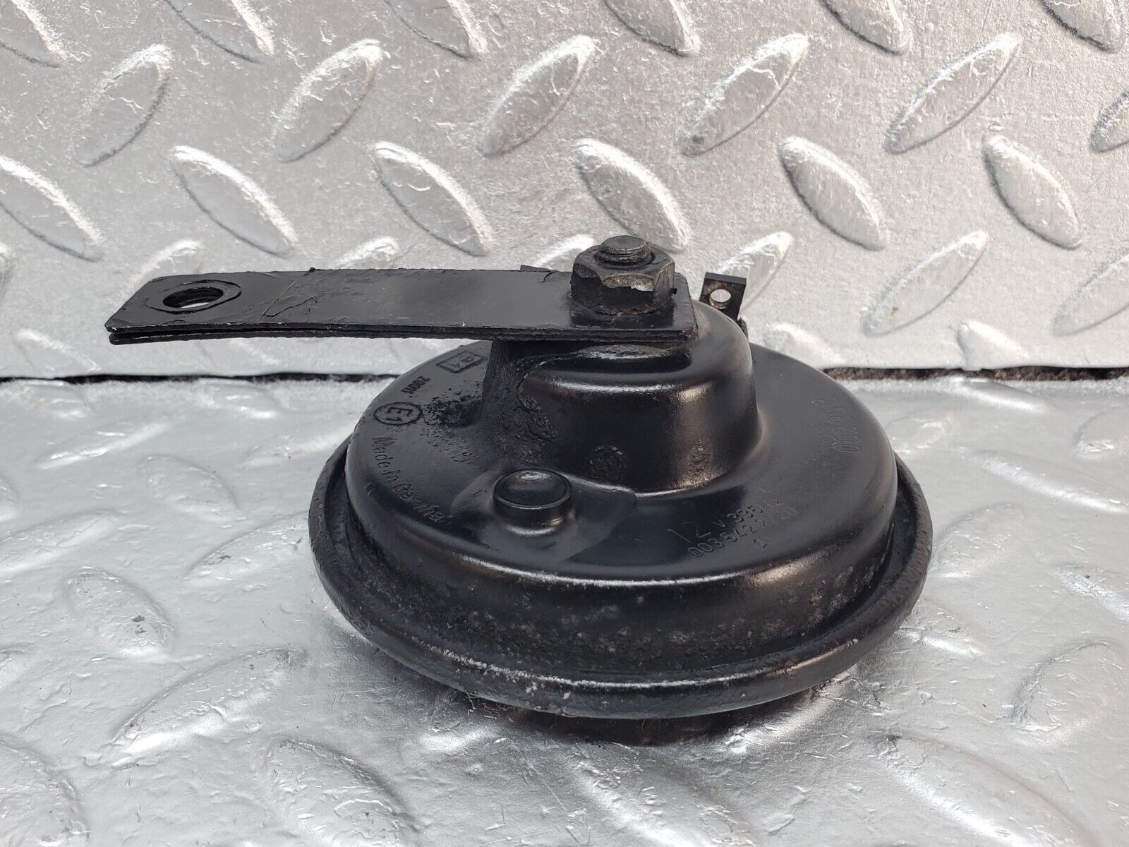 45686 Mercedes-Benz W126 420SE Horn 002952 0035422820