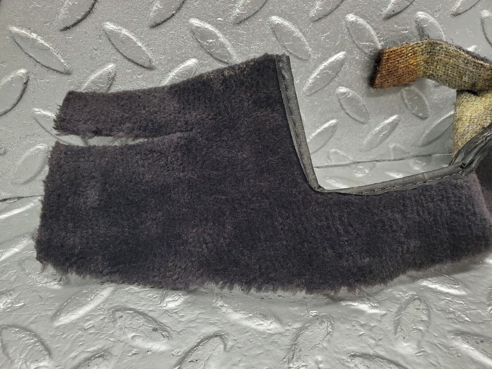 46428 Mercedes-Benz C123 280CE Coupe Front Right Seat Rail Cover Carpet Black