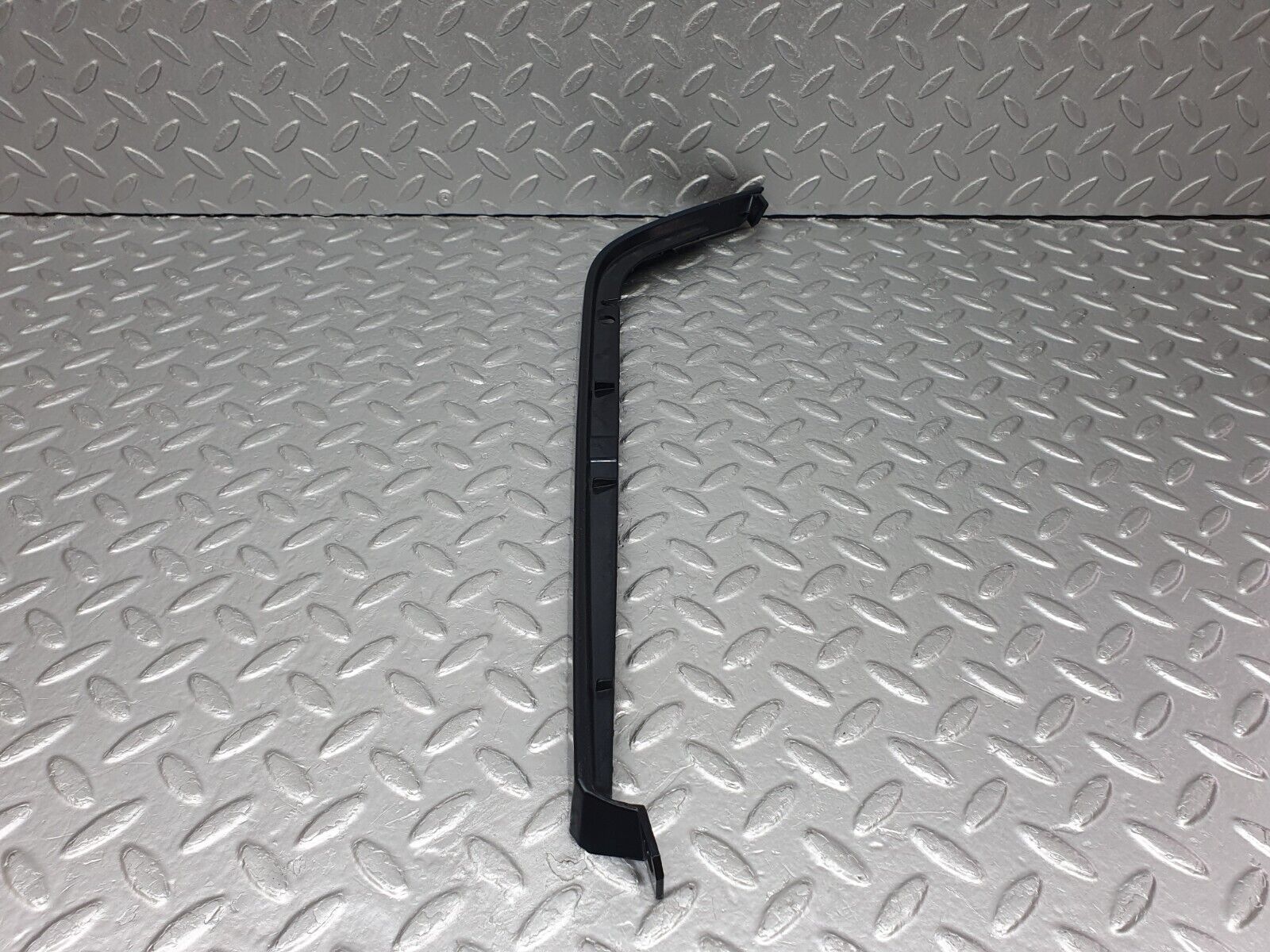 41808 Mercedes-Benz W202 C200 Under Headlight Trim Right 2028260877 2028260677