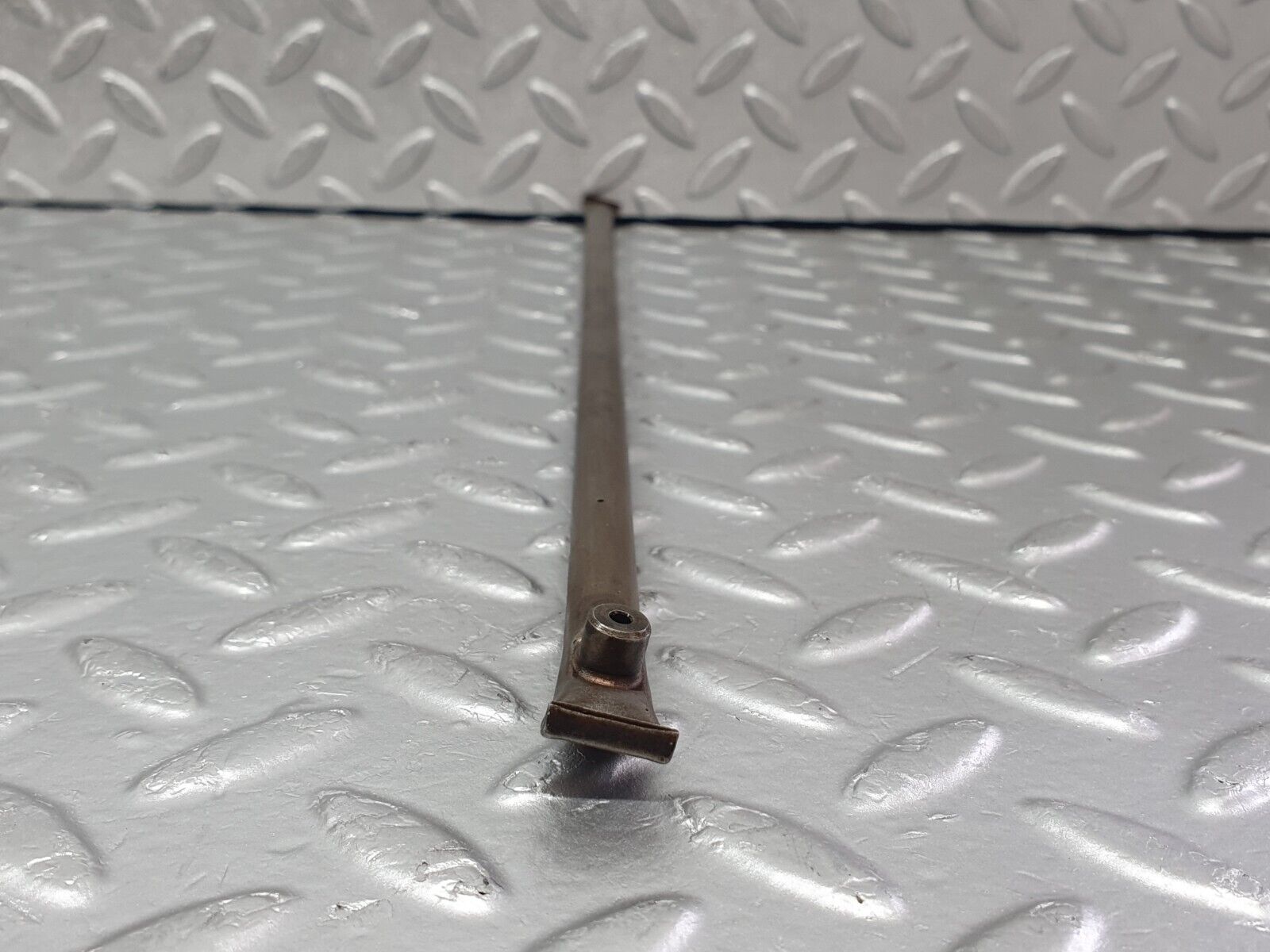 44040 Mercedes-Benz C123 230CE Coupe Camshaft Oil Tube