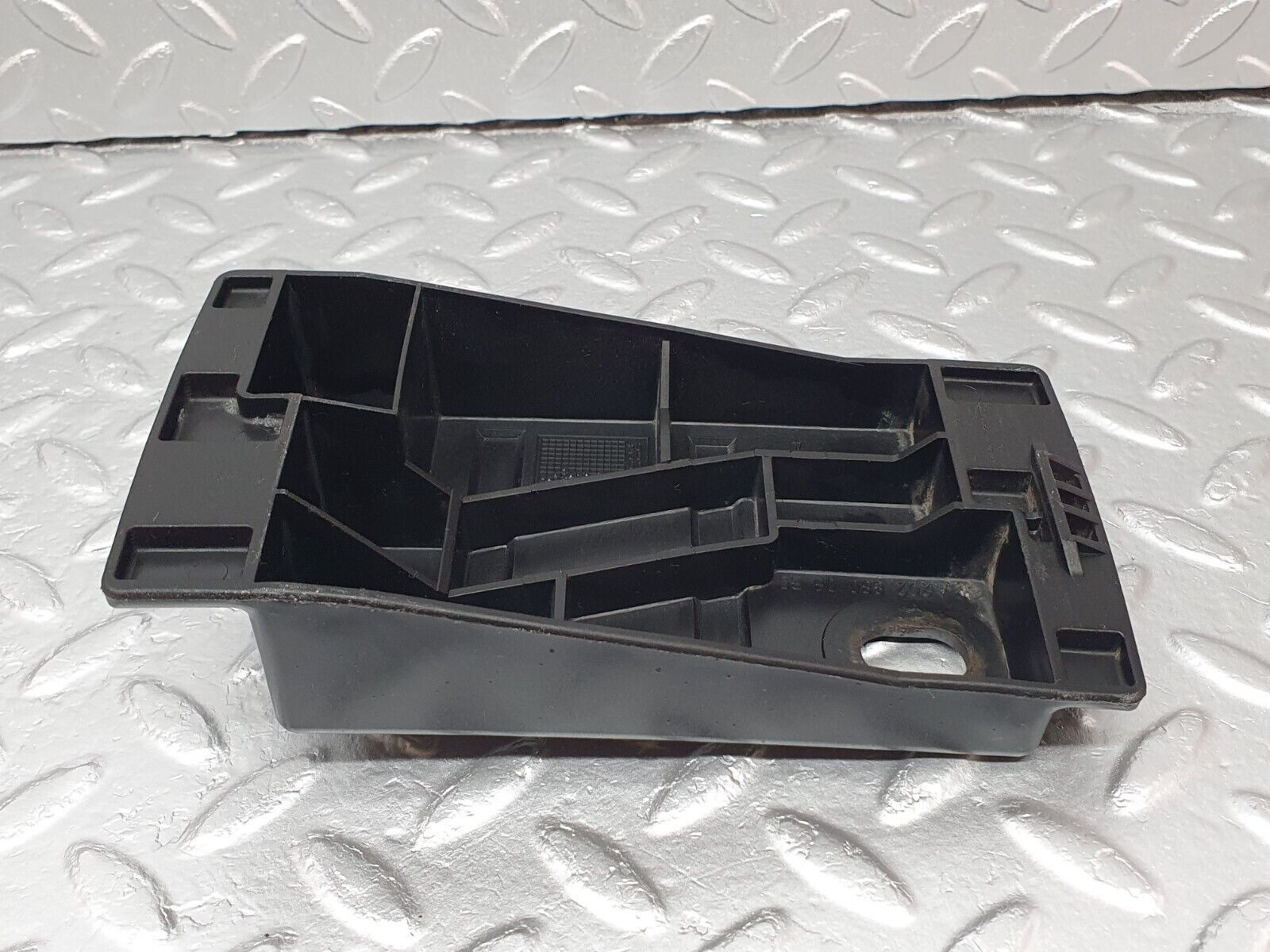 41748 Mercedes-Benz W202 C200 Rear Bumper Bracket 2028800630