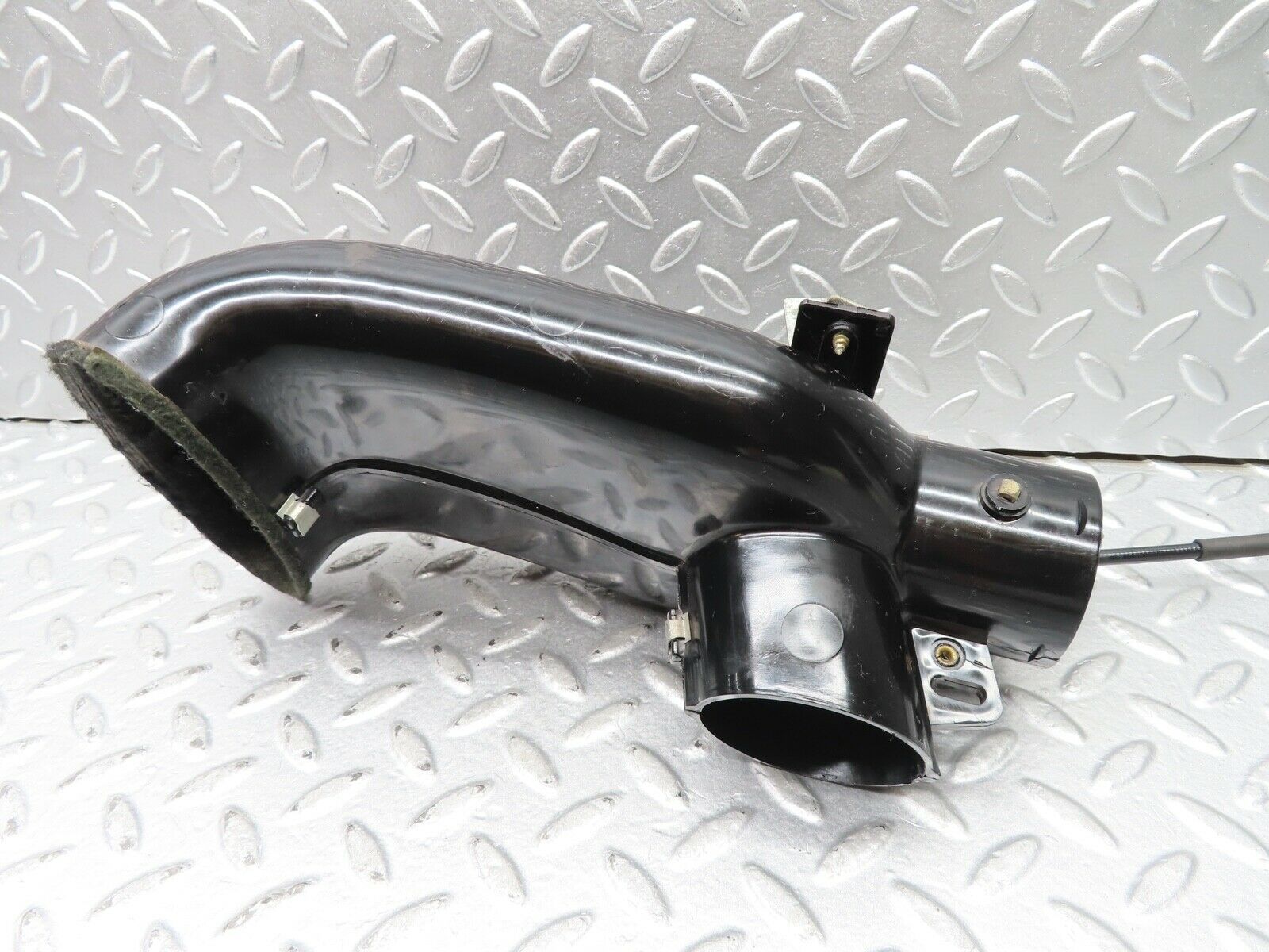 20597 Mercedes-Benz R107 450SL Air Vent Control Right Side