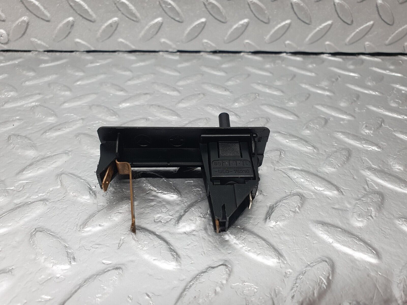43547 Mercedes-Benz C126 380SEC Coupe Trunk Boot Light Switch 1158202511 0008213252