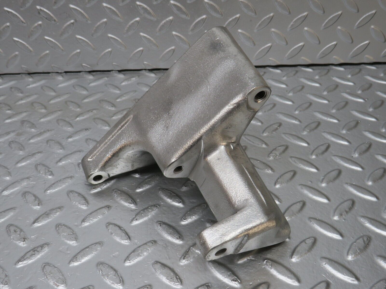 33028 Mercedes-Benz C107 R107 350 V8 Alternator Generator Bracket 1161550735