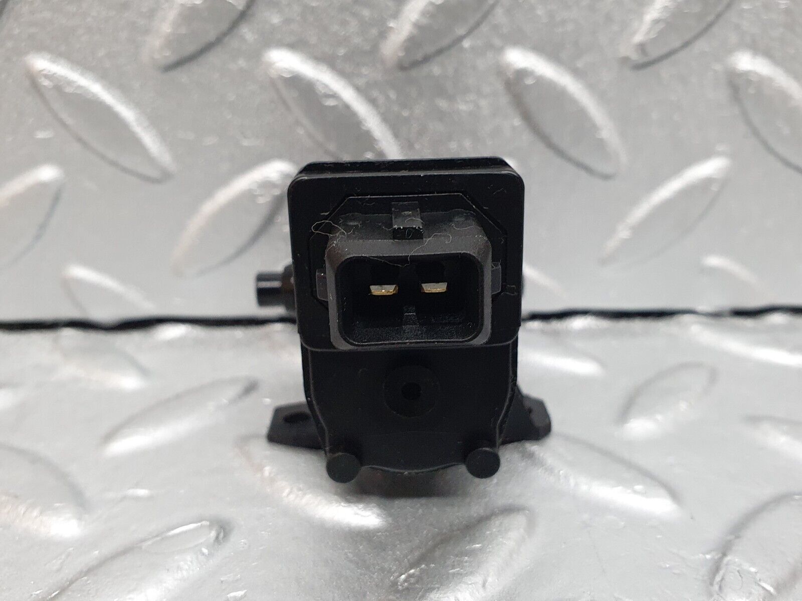 41923 Mercedes-Benz W202 C200 Heater Control Vacuum Valve 2028000178