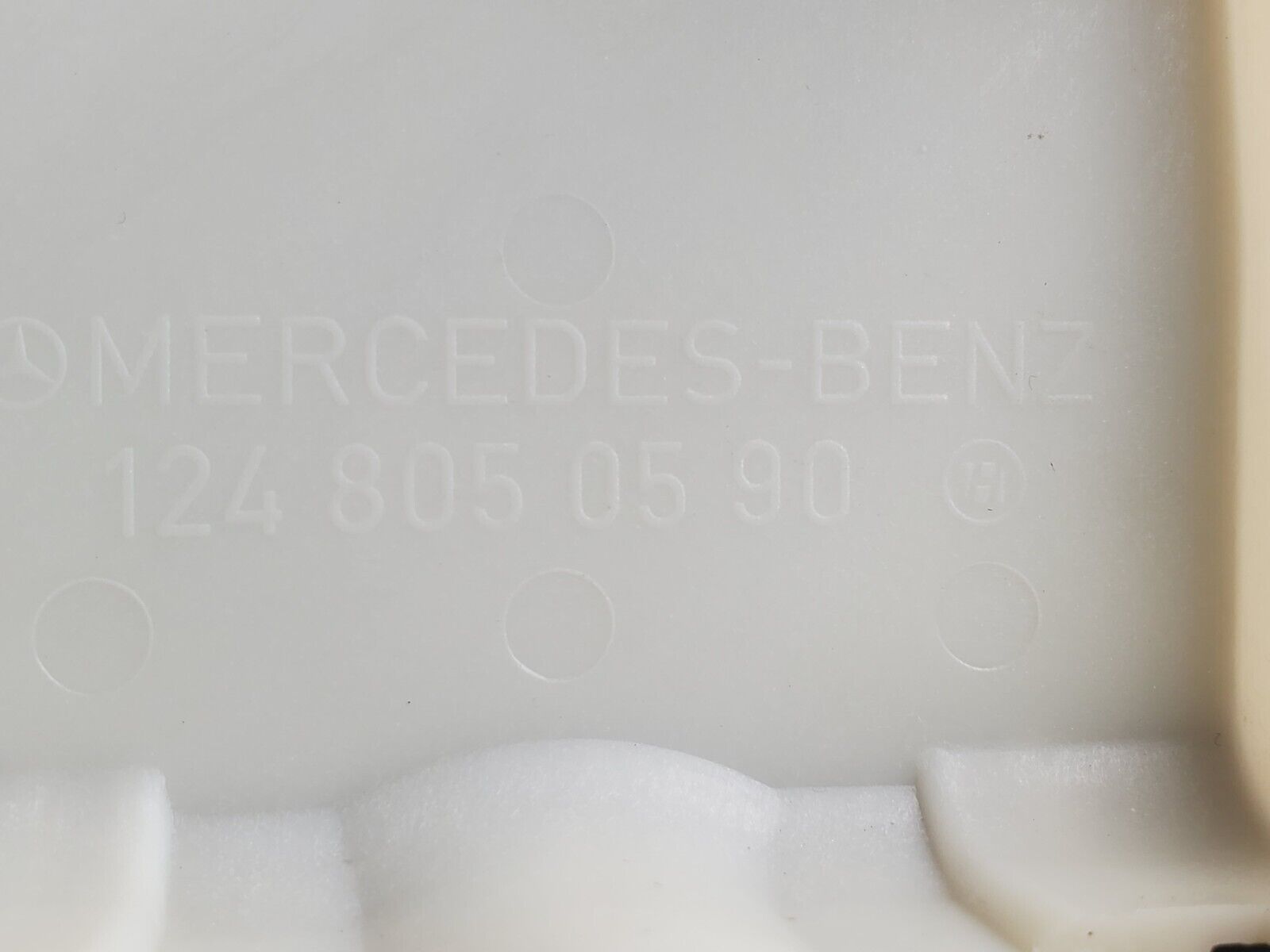 44659 Mercedes-Benz W124 220E Rear Door Lock Vacuum Actuator Cover 1248050590