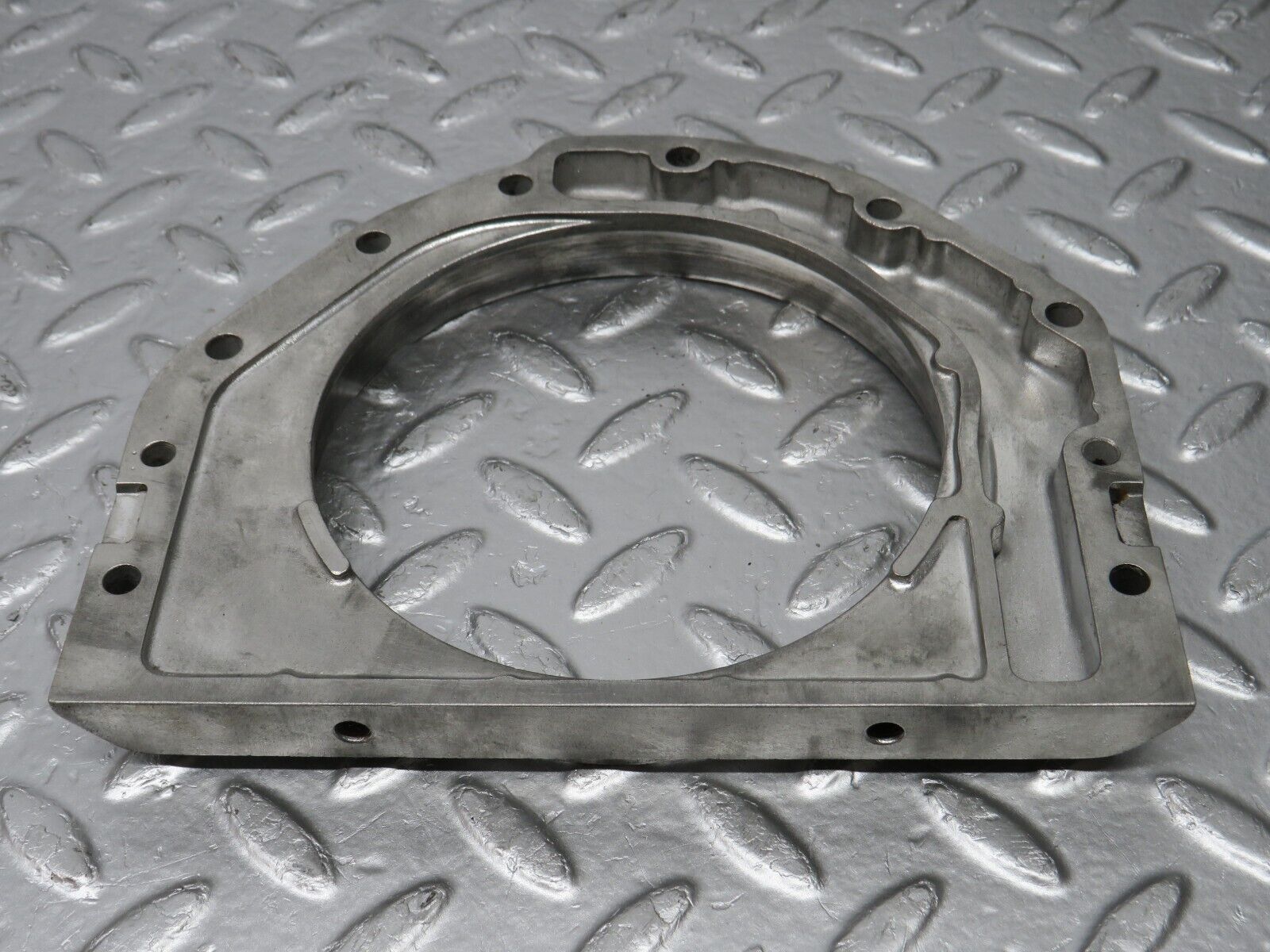 33062 Mercedes-Benz C107 R107 350 V8 Crankshaft Rear Sealing Cover 1160110608