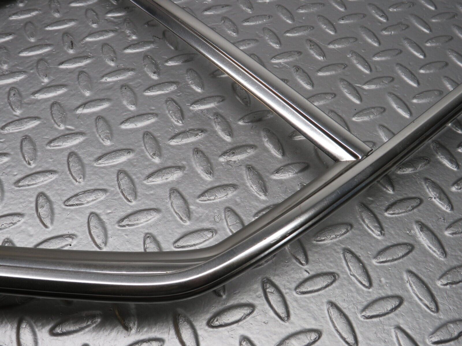 40196 Mercedes-Benz R107 Hardtop Side Window Chrome Moulding Trim Left