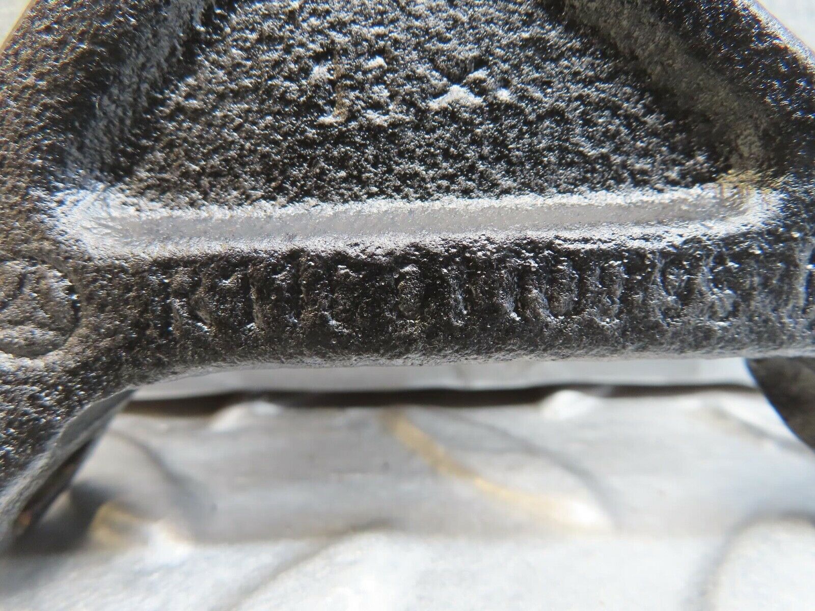 13789 Mercedes-Benz R107 450SL Engine Mount Bracket Pair 1160110895 1160110995