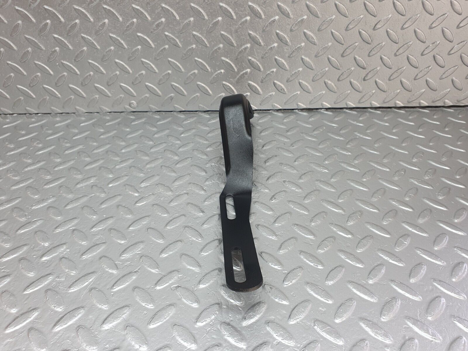 42843 Mercedes-Benz W201 190 2.0L Exhaust Bracket