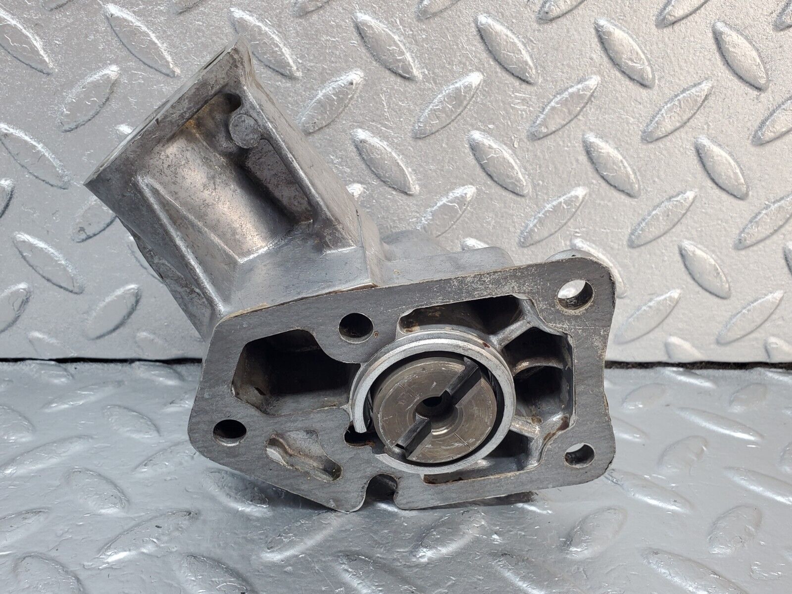 45359 Mercedes-Benz 280E M110.983 Ignition Distributor Housing 1101580215