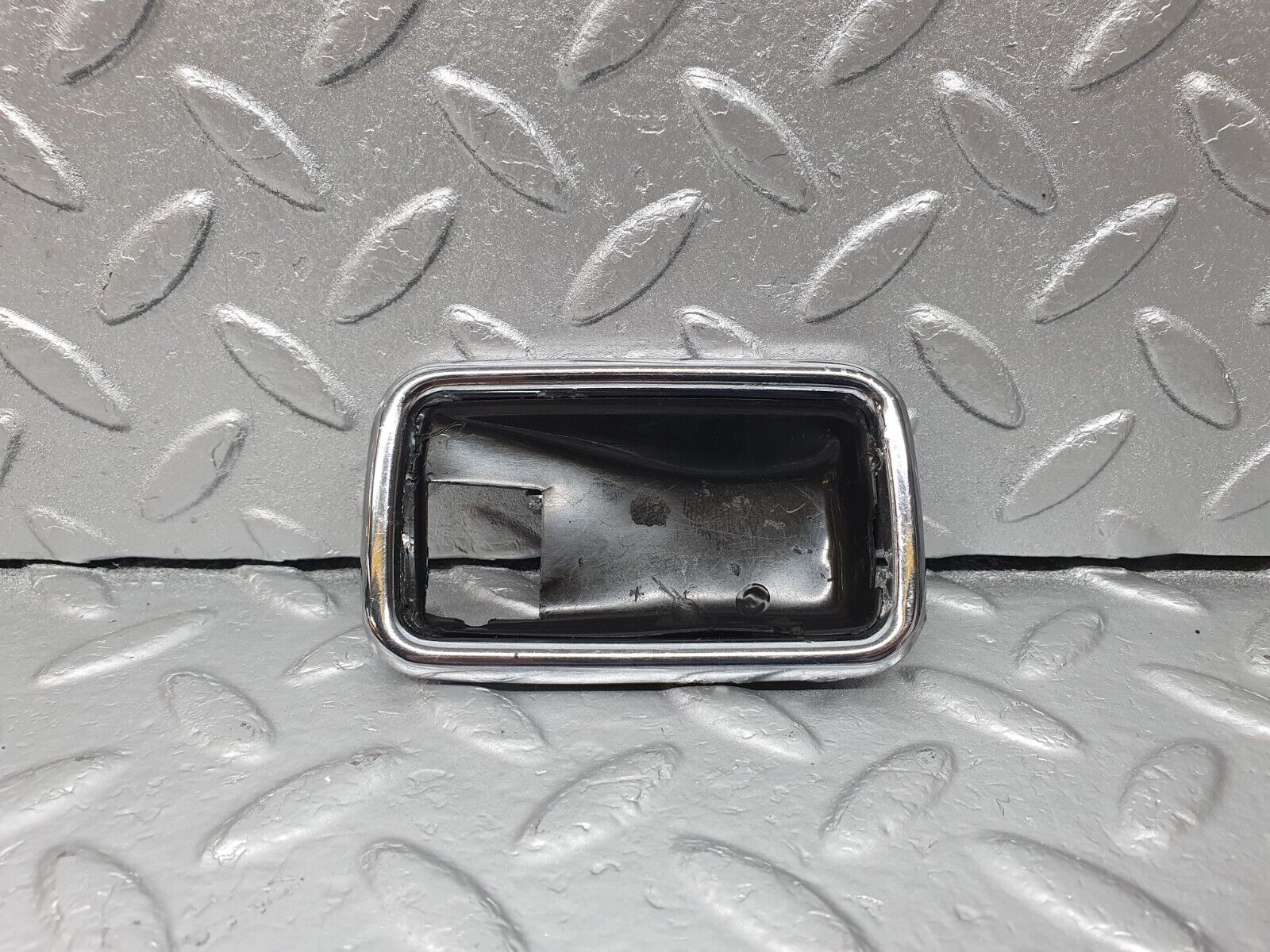 43106 Mercedes-Benz W108 280SE Chrome Frame For Door Opener Left 1087660511