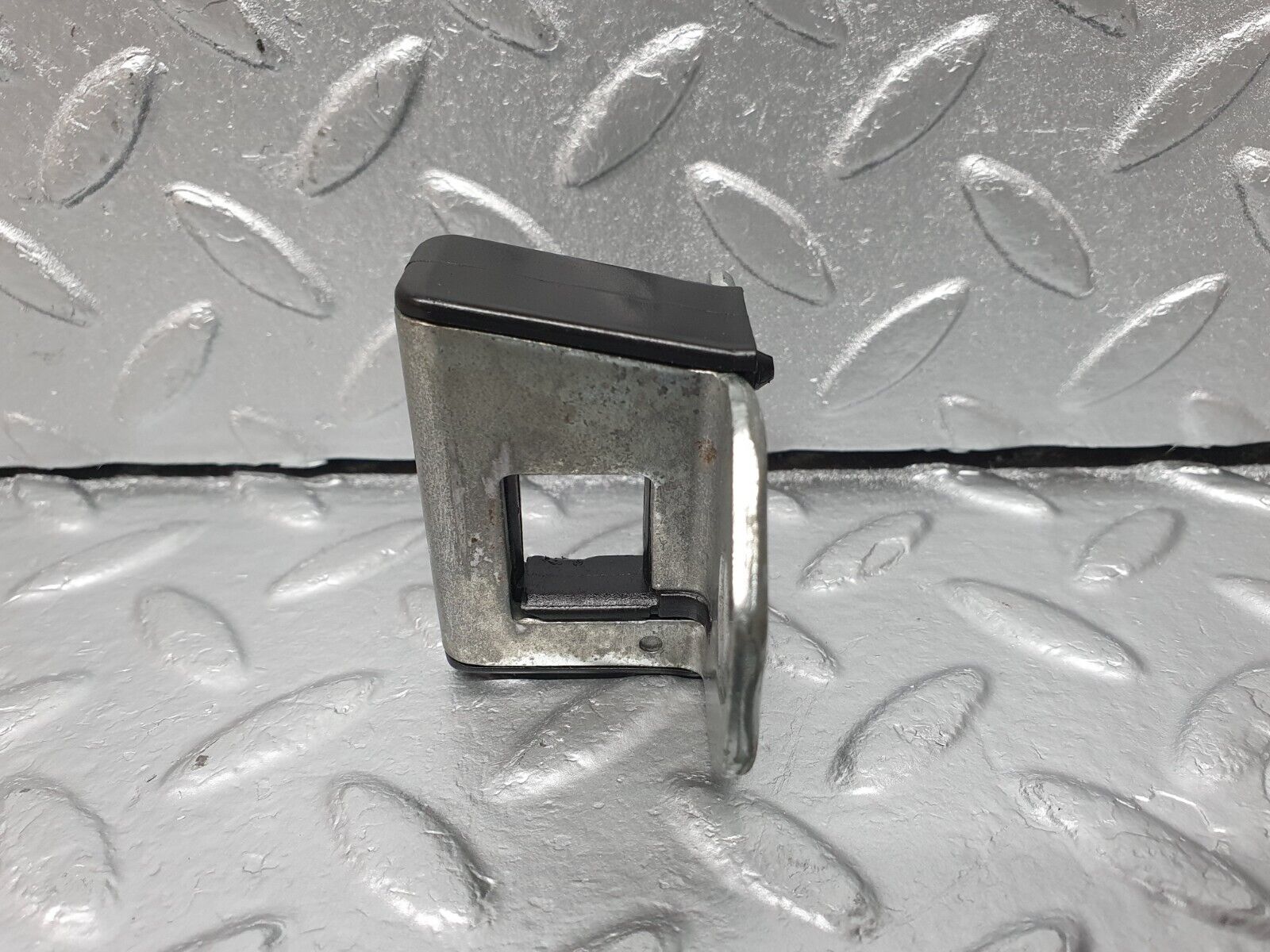 41952 Mercedes-Benz W202 C200 Door Lock Latch