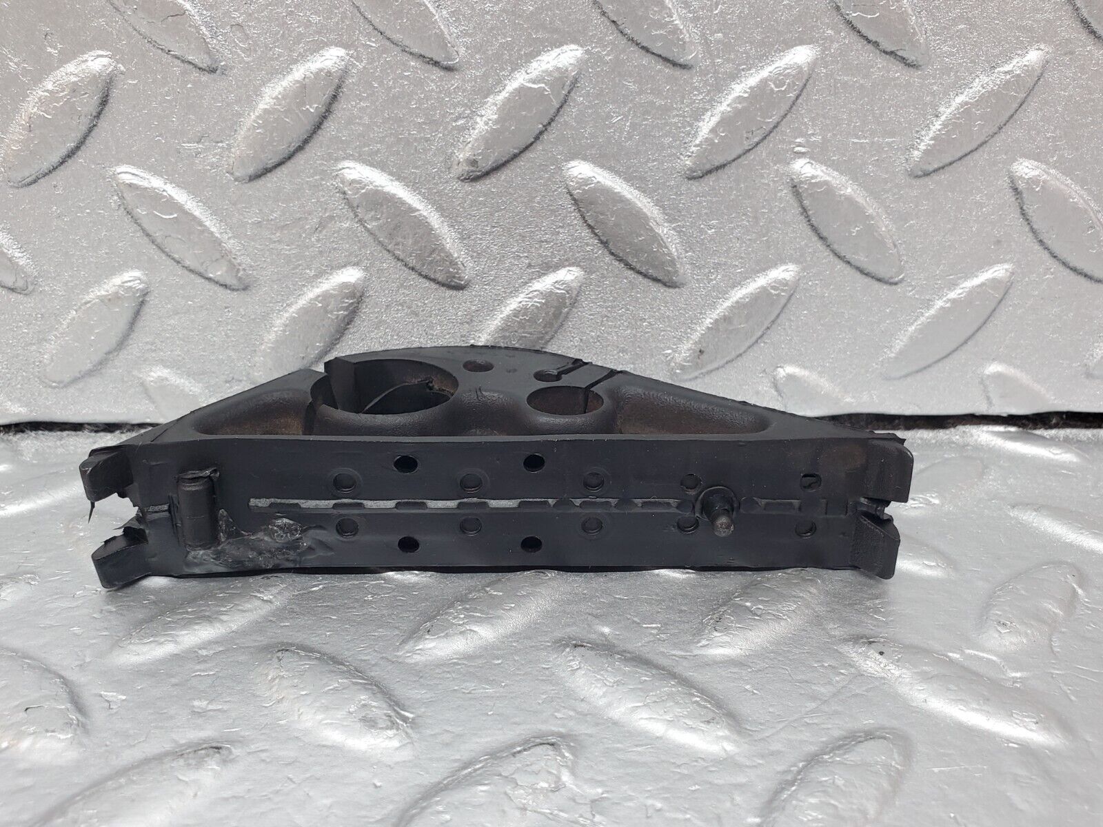 45727 Mercedes-Benz W126 420SE Firewall Grommet 1268050291