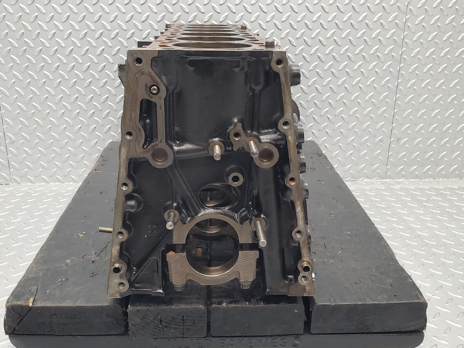 46315 Mercedes-Benz W124 280E Engine Block 104.942 1040111201