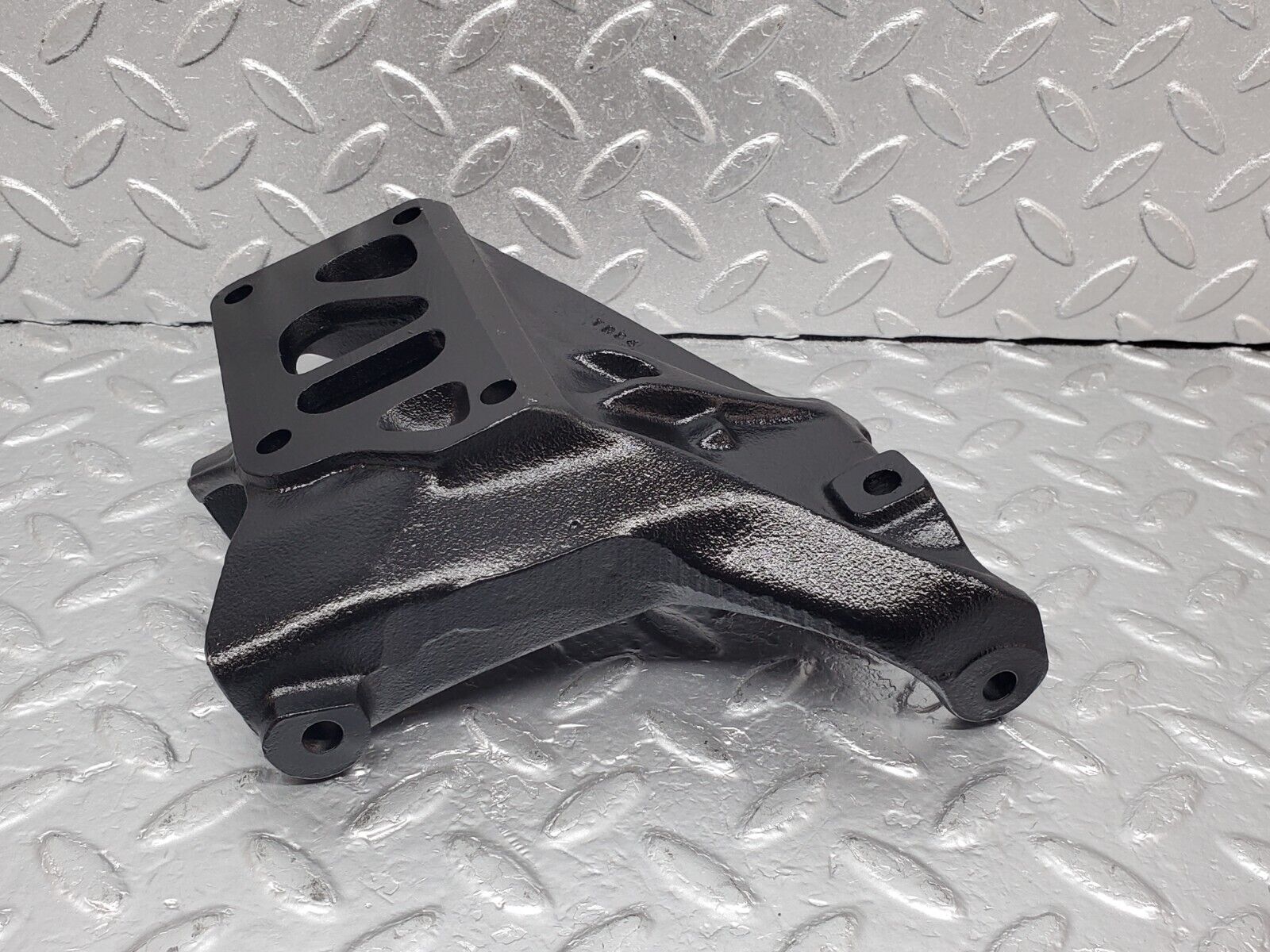 44476 Mercedes-Benz W123 280E Alternator Generator Bracket 1101550735