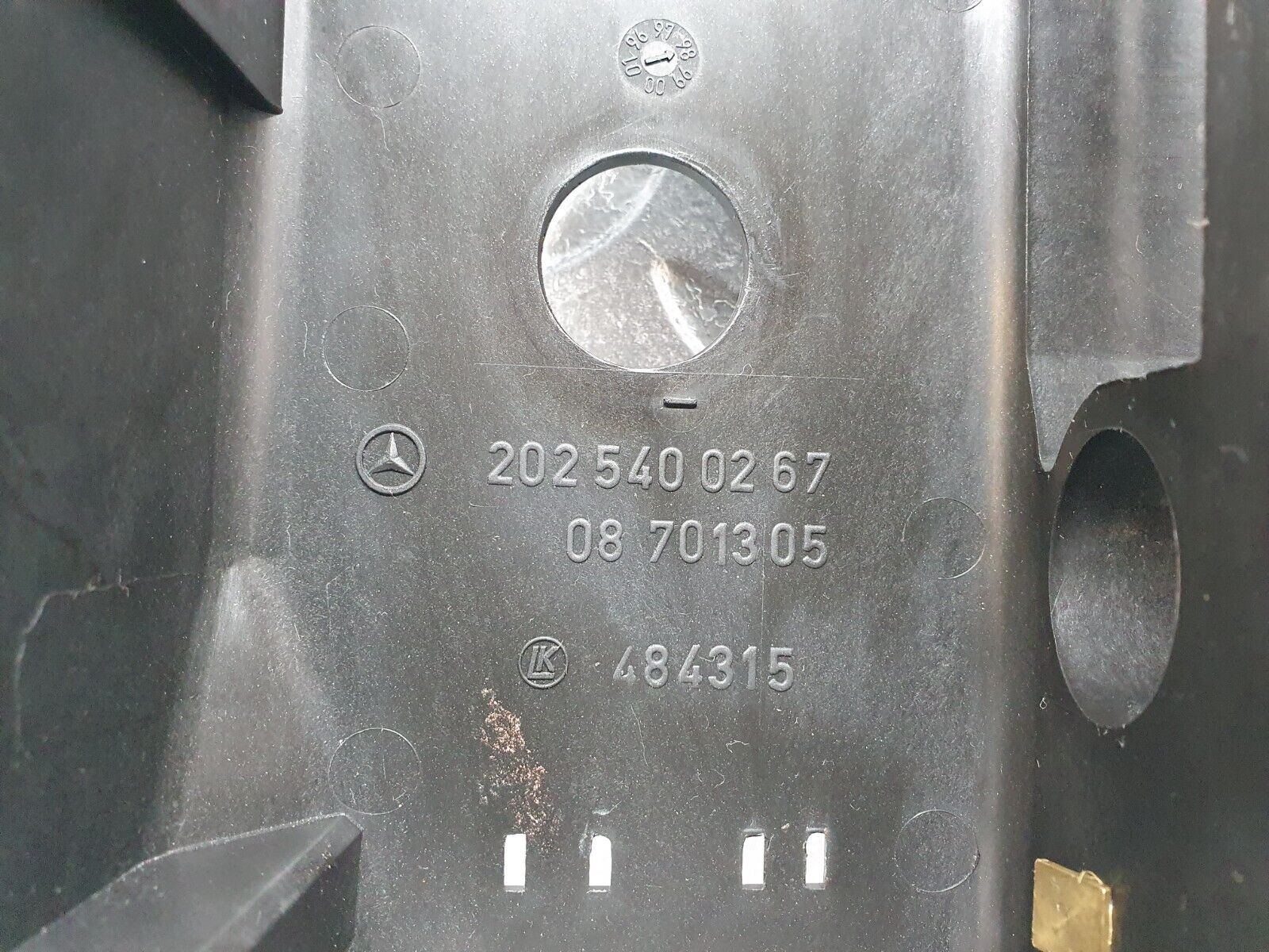 42066 Mercedes-Benz W202 C200 Cable Tray 2025400267