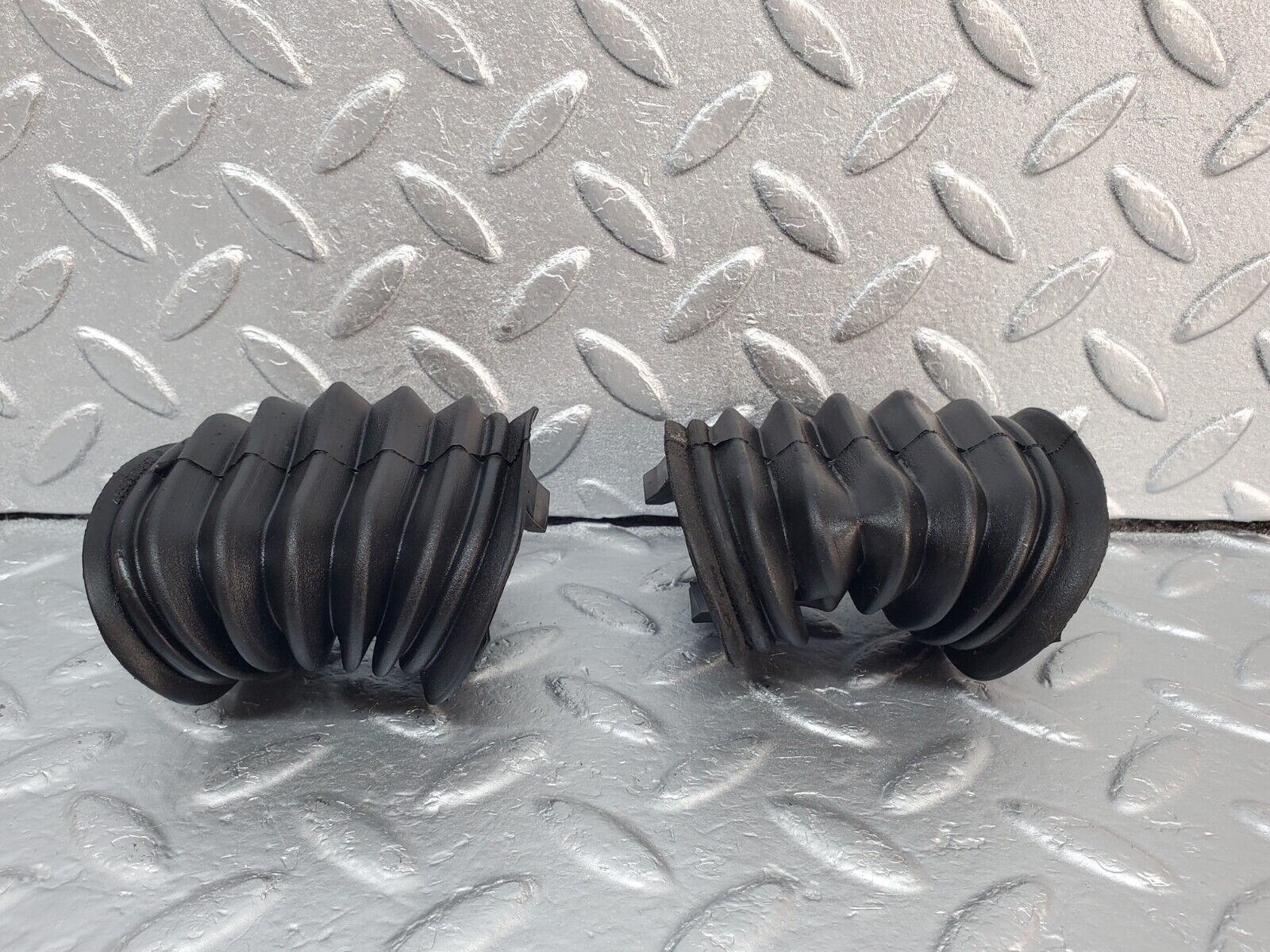 45681 Mercedes-Benz W126 420SE Rear Door Wire Protector Rubber 1268210597