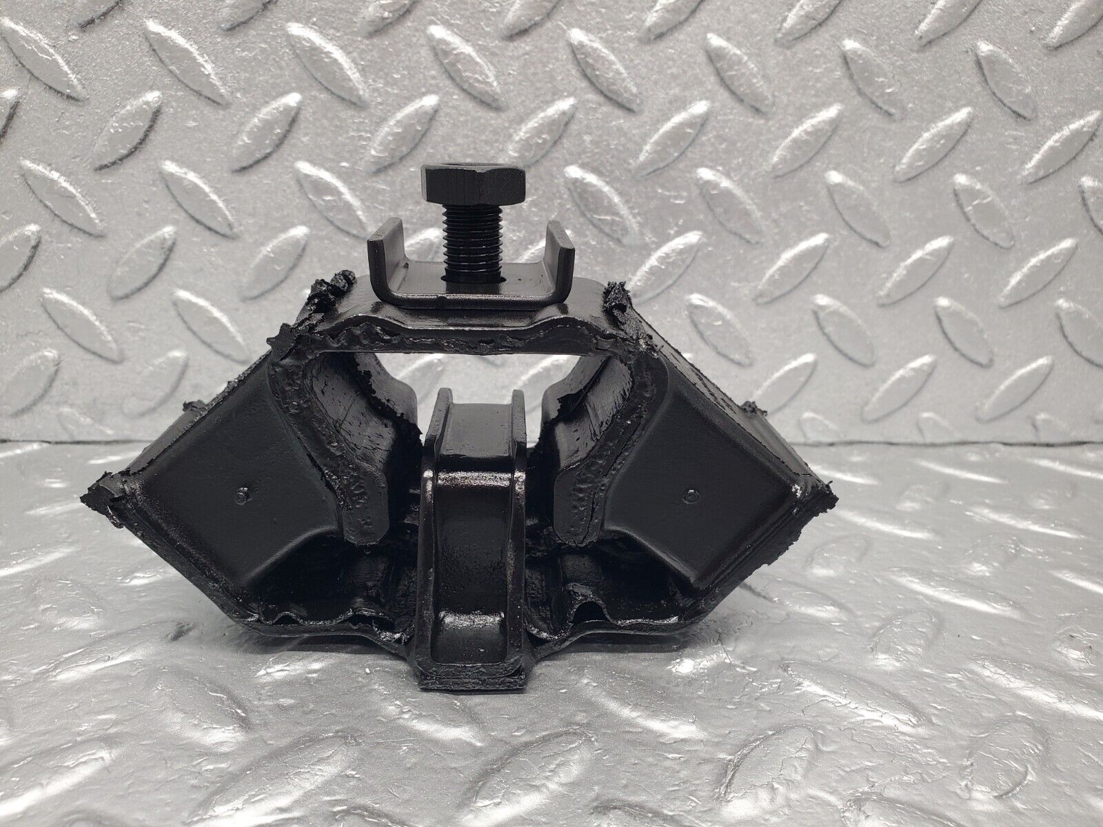 46299 Mercedes-Benz W124 280E Gearbox Rubber Mounting Bracket 1242400618