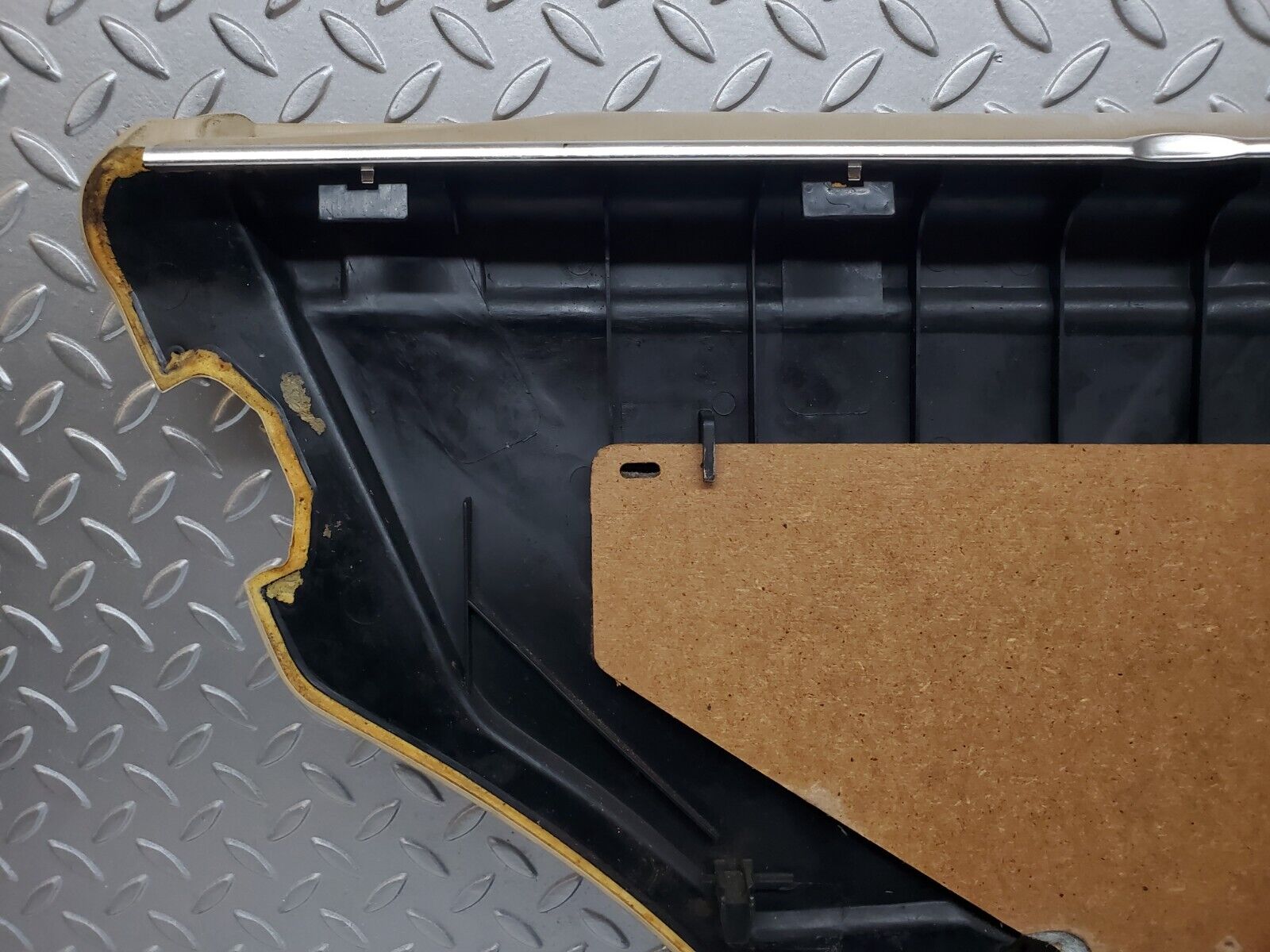 45720 Mercedes-Benz W126 420SE Rear Right Door Card Beige 1267370270