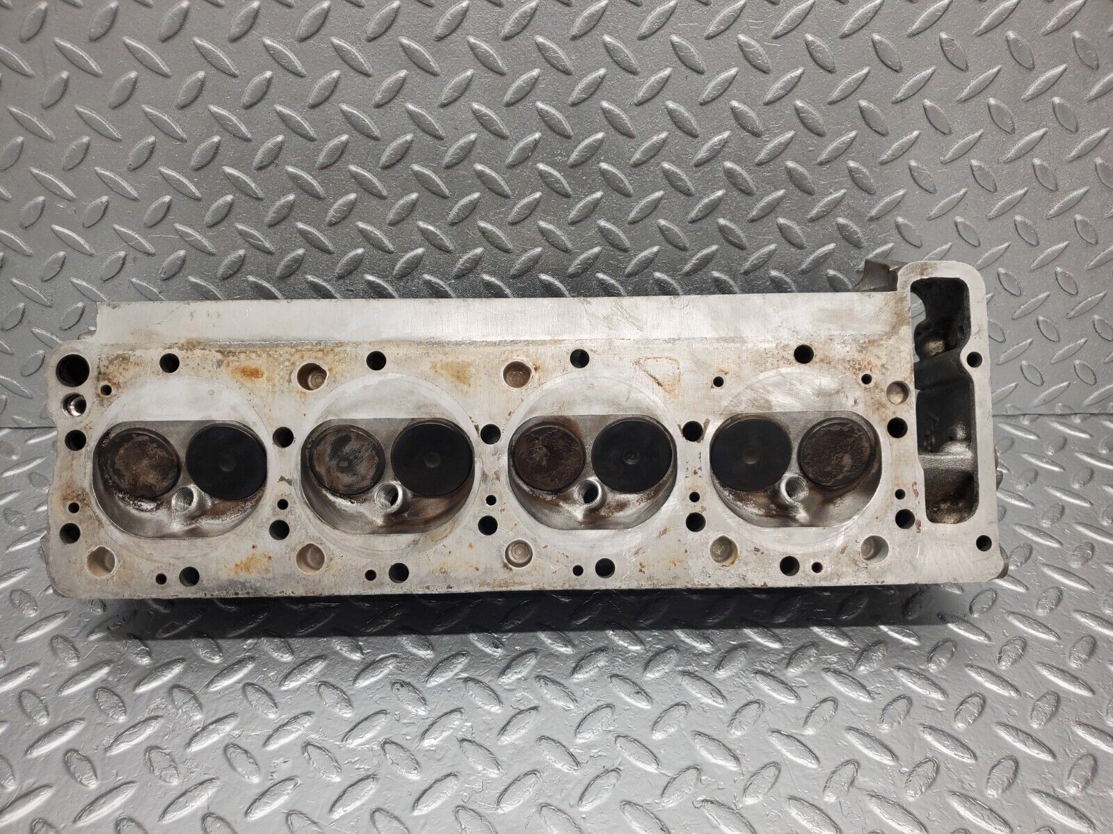 46317 Mercedes-Benz W126 420SE Cylinder Head Left Side 1160164001