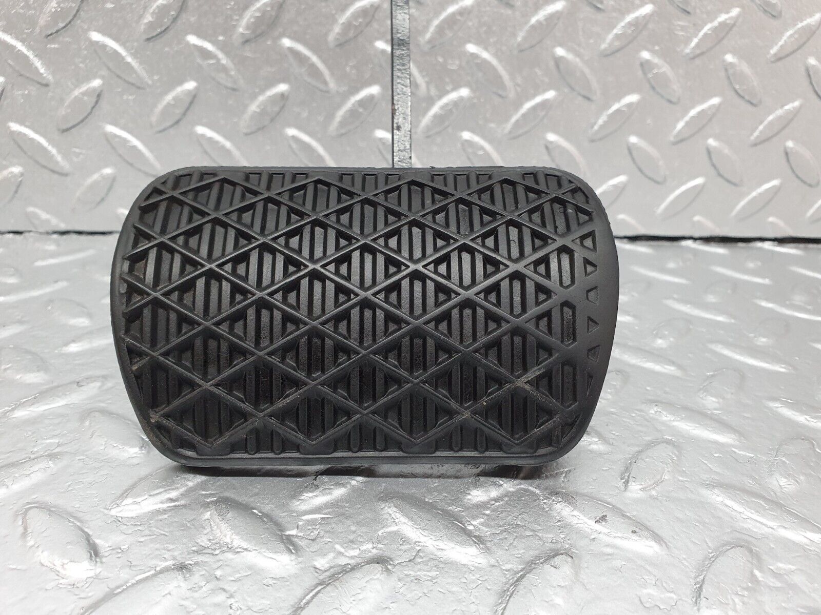 42201 Mercedes-Benz R129 320SL Coupe Brake Pedal With Rubber 1232910082