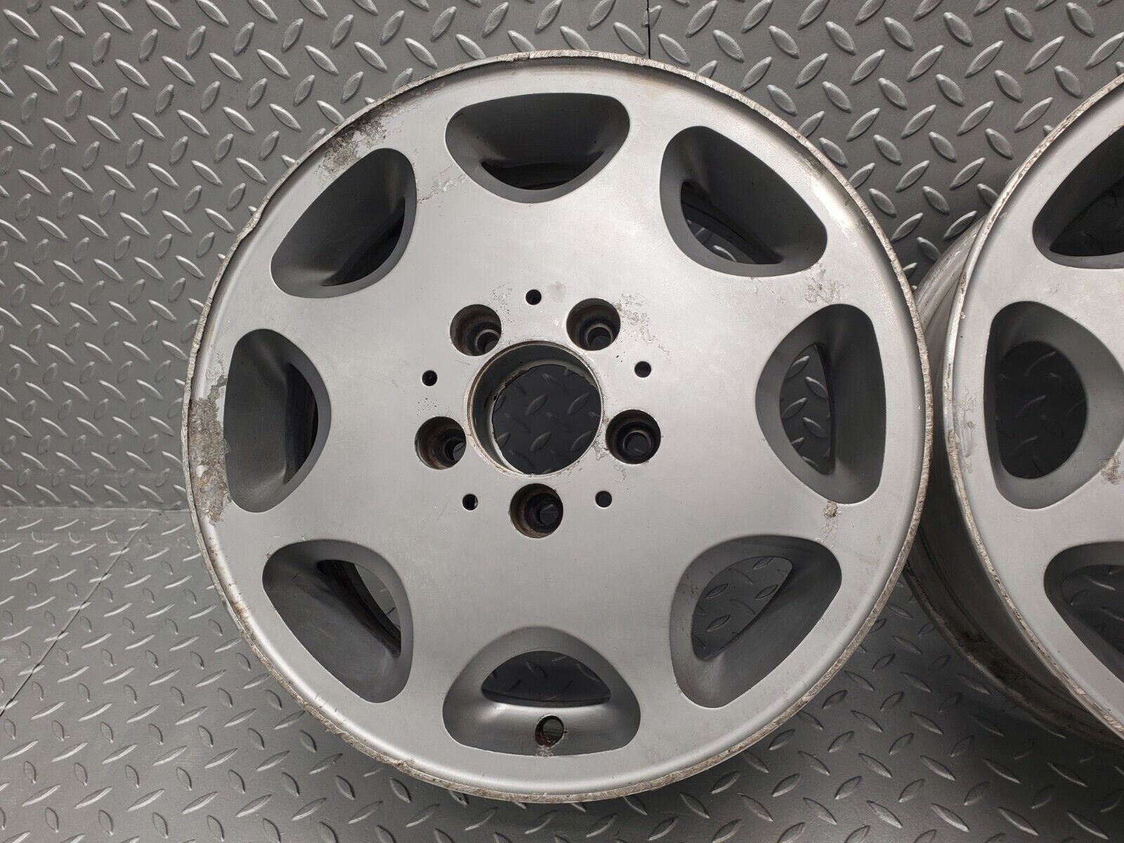 46103 Mercedes-Benz Alloy Wheel Set 6.5Jx15H2 ET44 1244011802