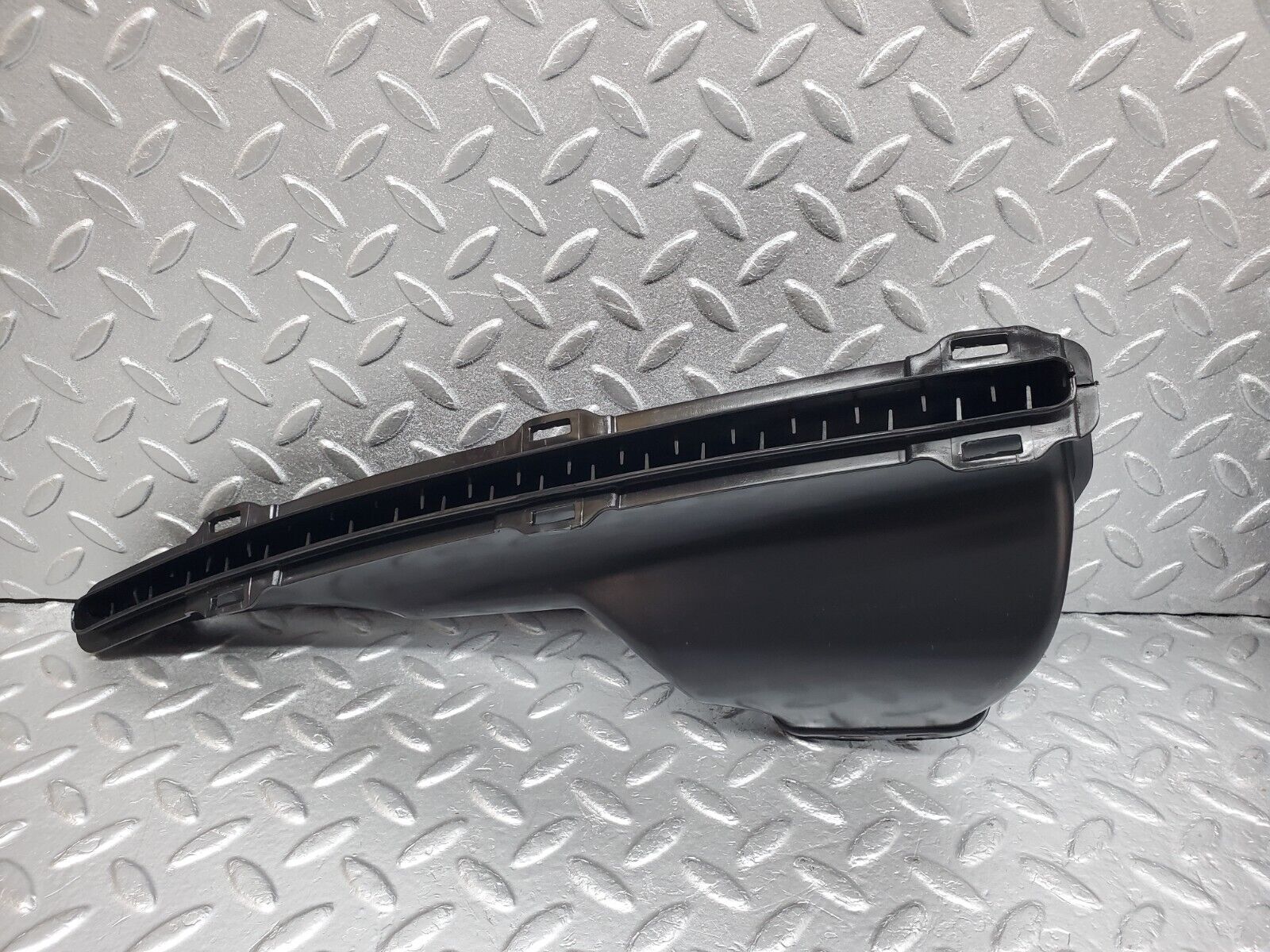 45915 Mercedes-Benz W126 420SE Dashboard Air Vent Duct 2x 1268300219 1268300119