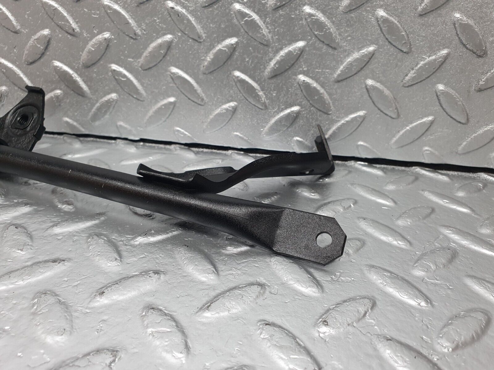 42814 Mercedes-Benz W201 190 2.0L Horn Bracket