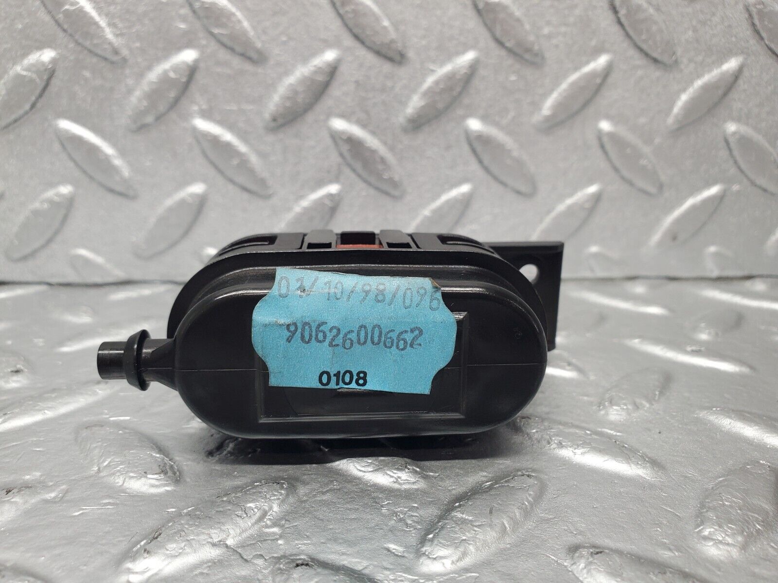 46998 Mercedes-Benz R129 320SL Coupe Heater Box Vacuum Actuator