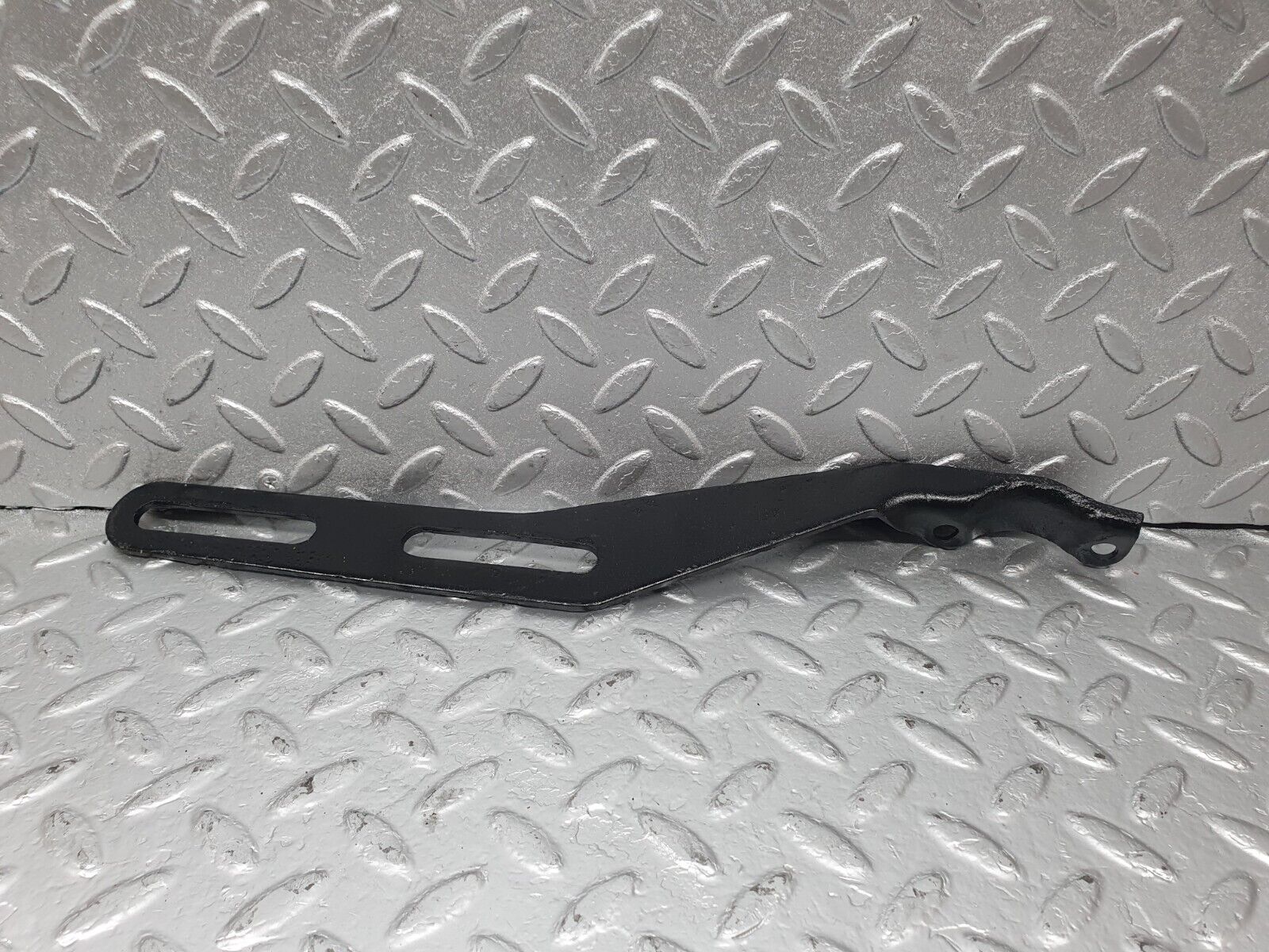 43513 Mercedes-Benz C126 380SEC Coupe Exhaust Bracket