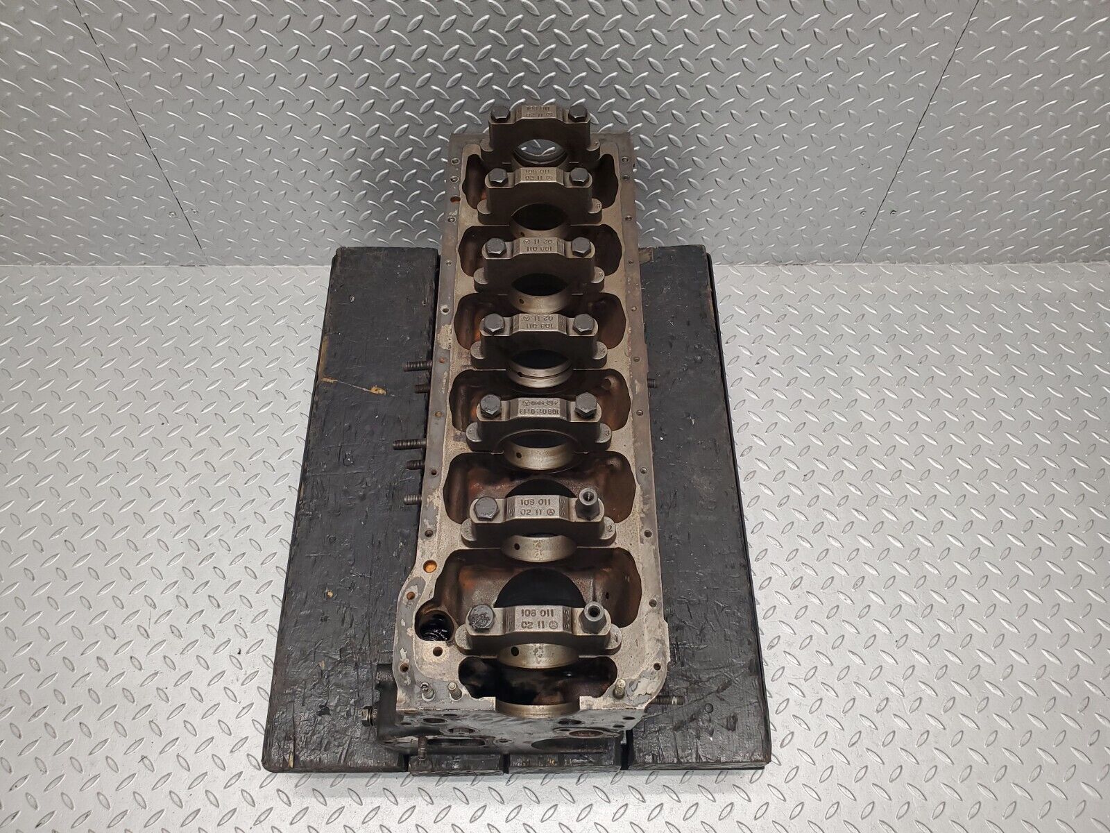 46734 Mercedes-Benz C123 280CE Coupe Engine Block 110.988 1100111101