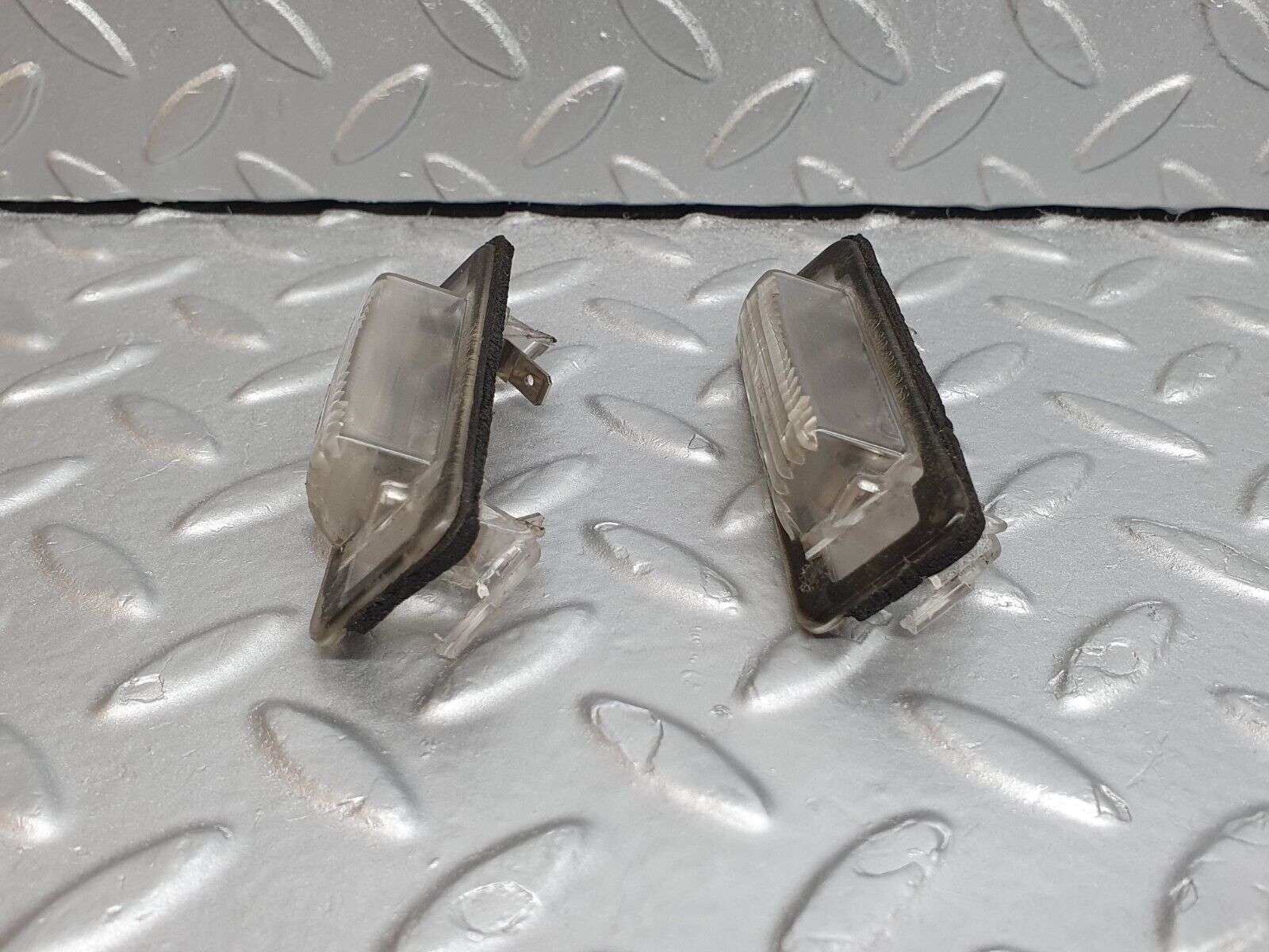 42052 Mercedes-Benz W202 C200 Number Plate Light 2x 2108200356