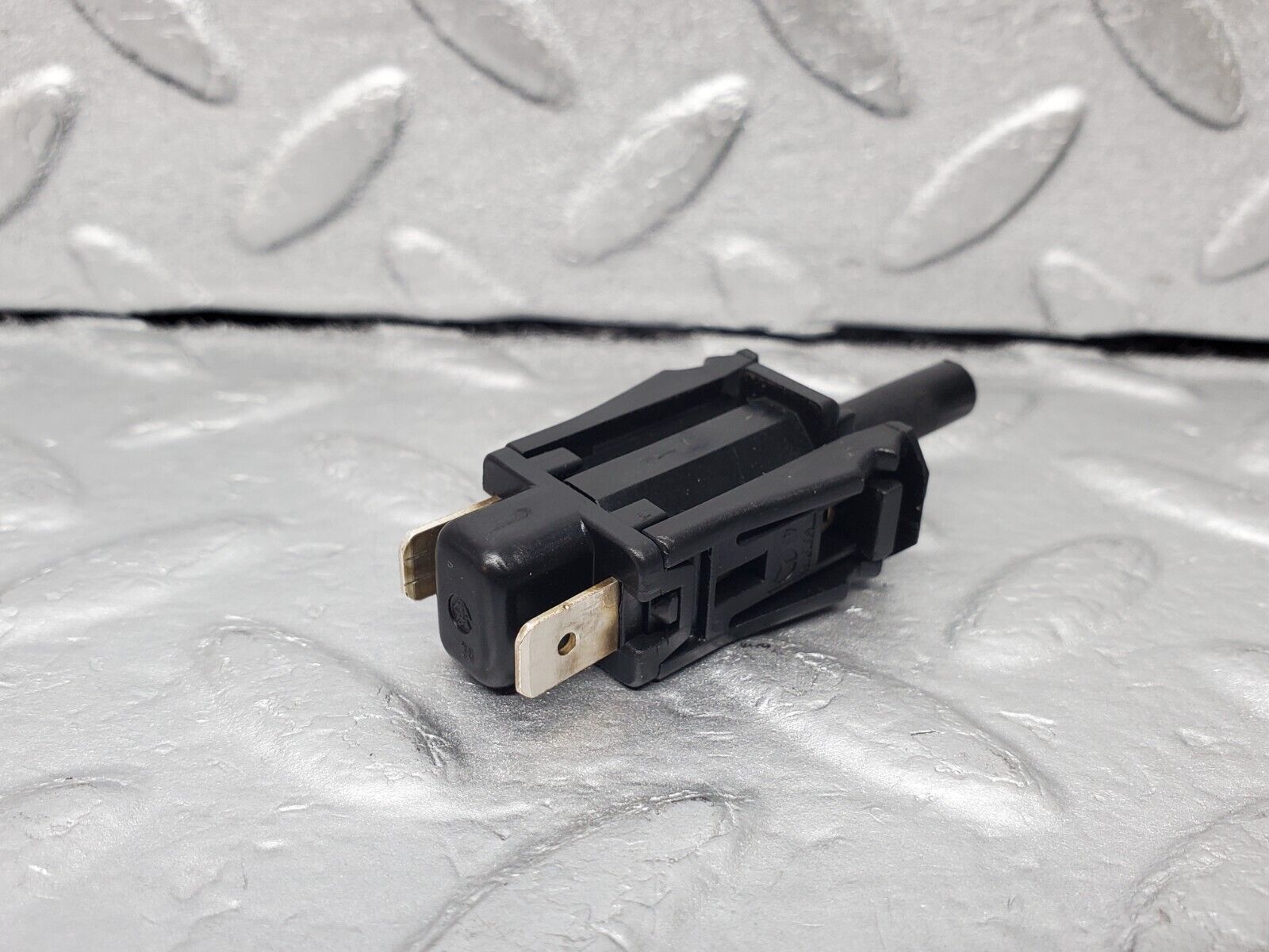 45887 Mercedes-Benz W126 420SE Door Contact Switch 2x 0015458714