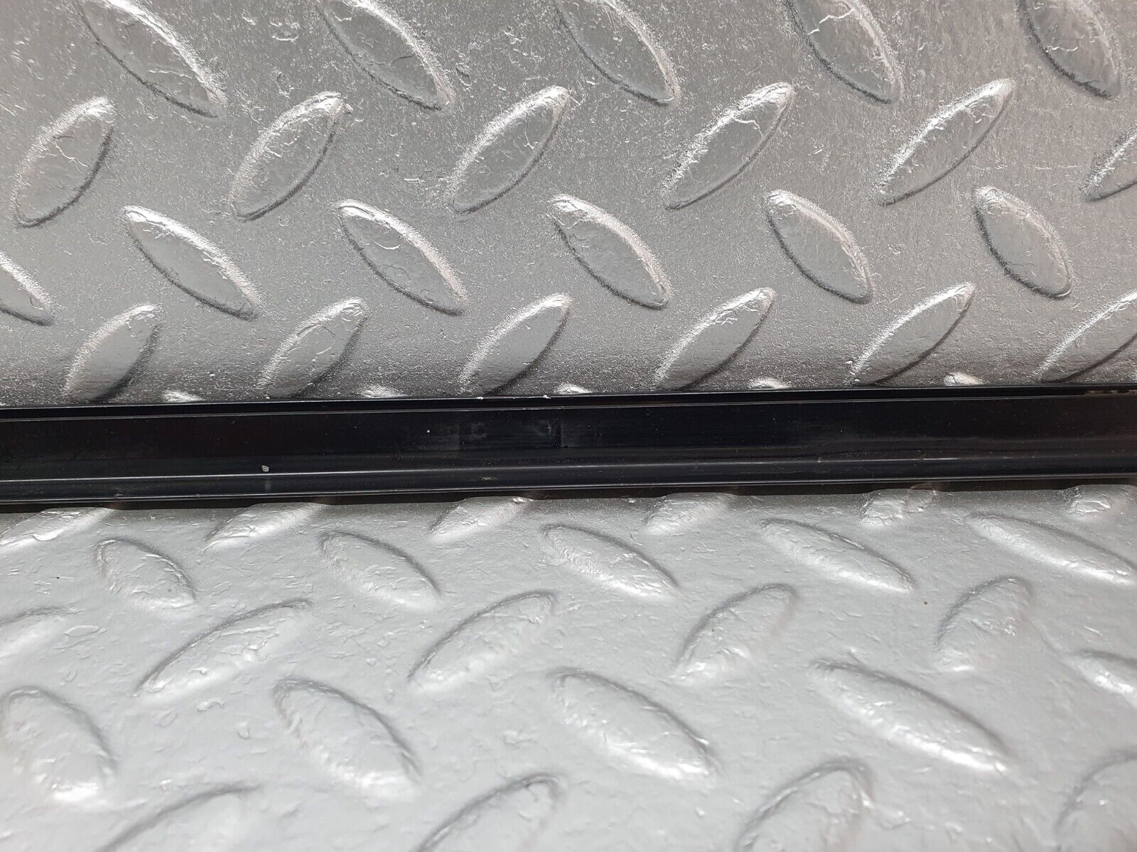 42106 Mercedes-Benz W202 C200 Rear Right Door Moulding Trim