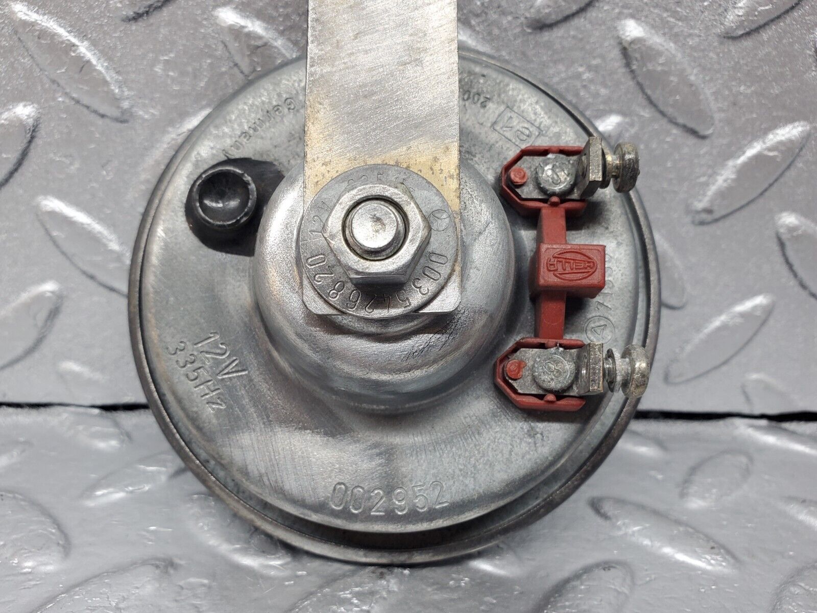 45739 Mercedes-Benz W126 420SE Horn HELLA 002952