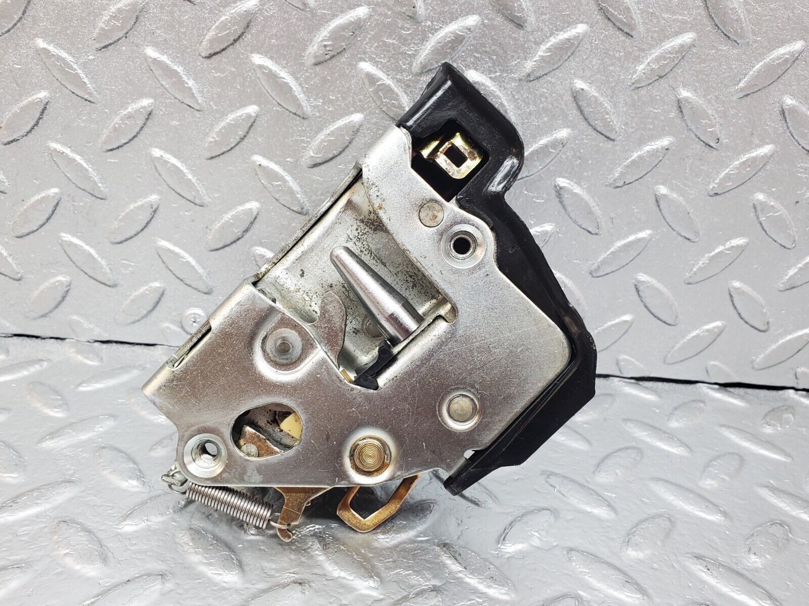 44439 Mercedes-Benz W123 280E Rear Right Door Lock Mechanism 1237330208