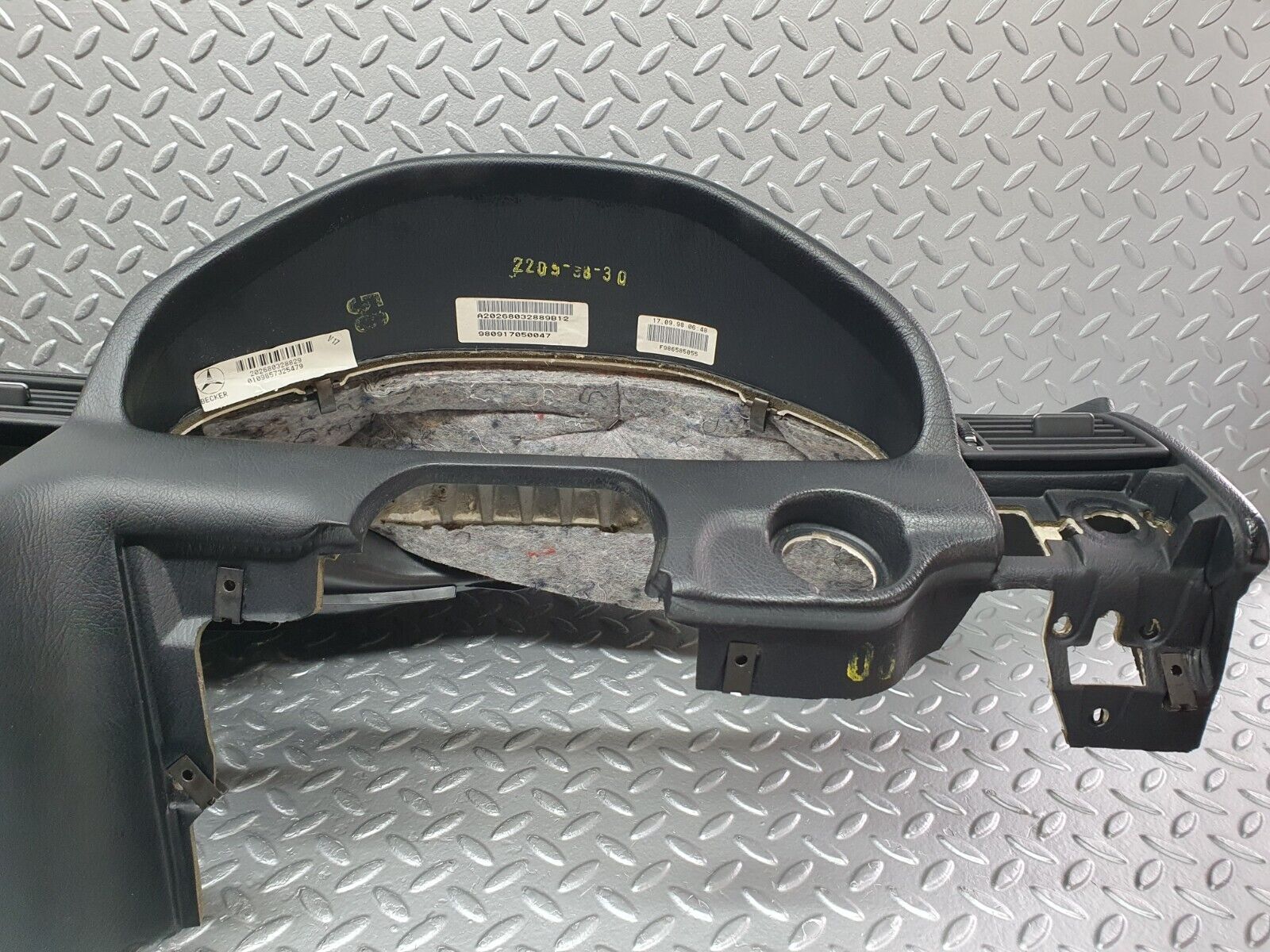 41837 Mercedes-Benz W202 C200 Dashboard Black