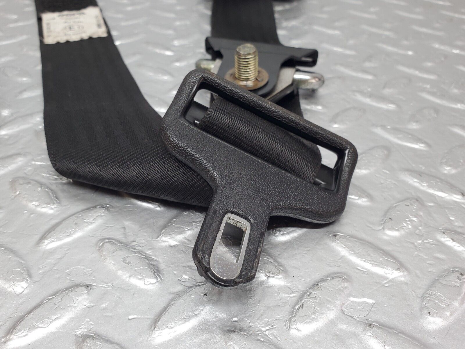 44520 Mercedes-Benz W123 280E Front Left Seat Belt With Buckle 1238602586 1268605069