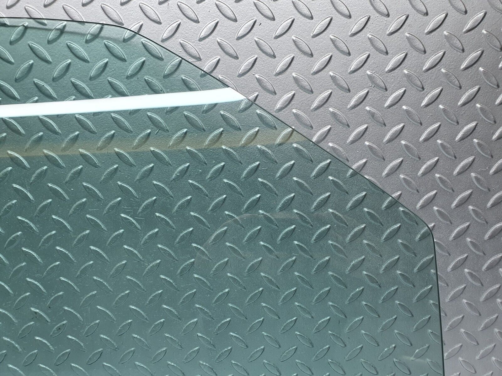 42410 Mercedes-Benz R129 320SL Coupe Right Door Window Glass