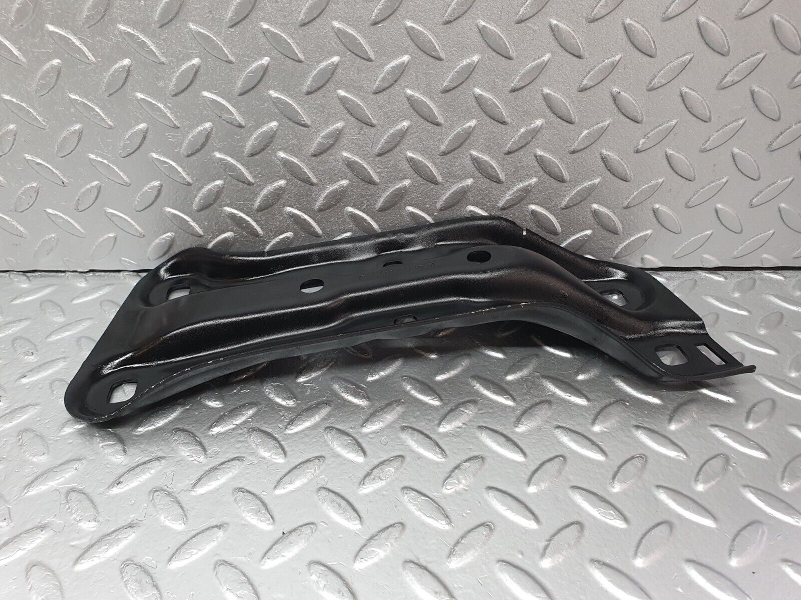 41950 Mercedes-Benz W202 C200 Gearbox Mount Bracket 2022420701