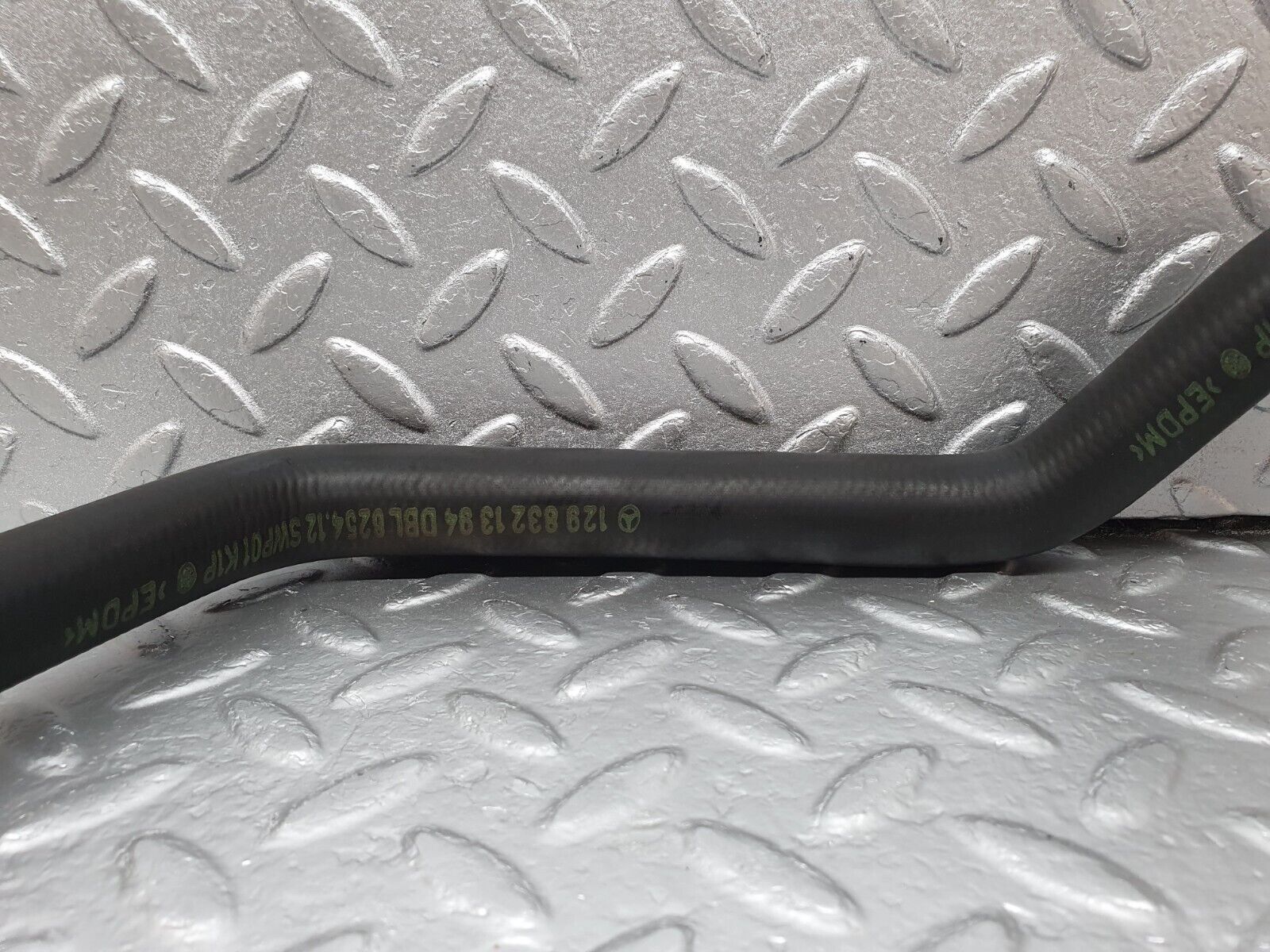 42554 Mercedes-Benz R129 320SL Coupe Coolant Hose Pipe 1298321394