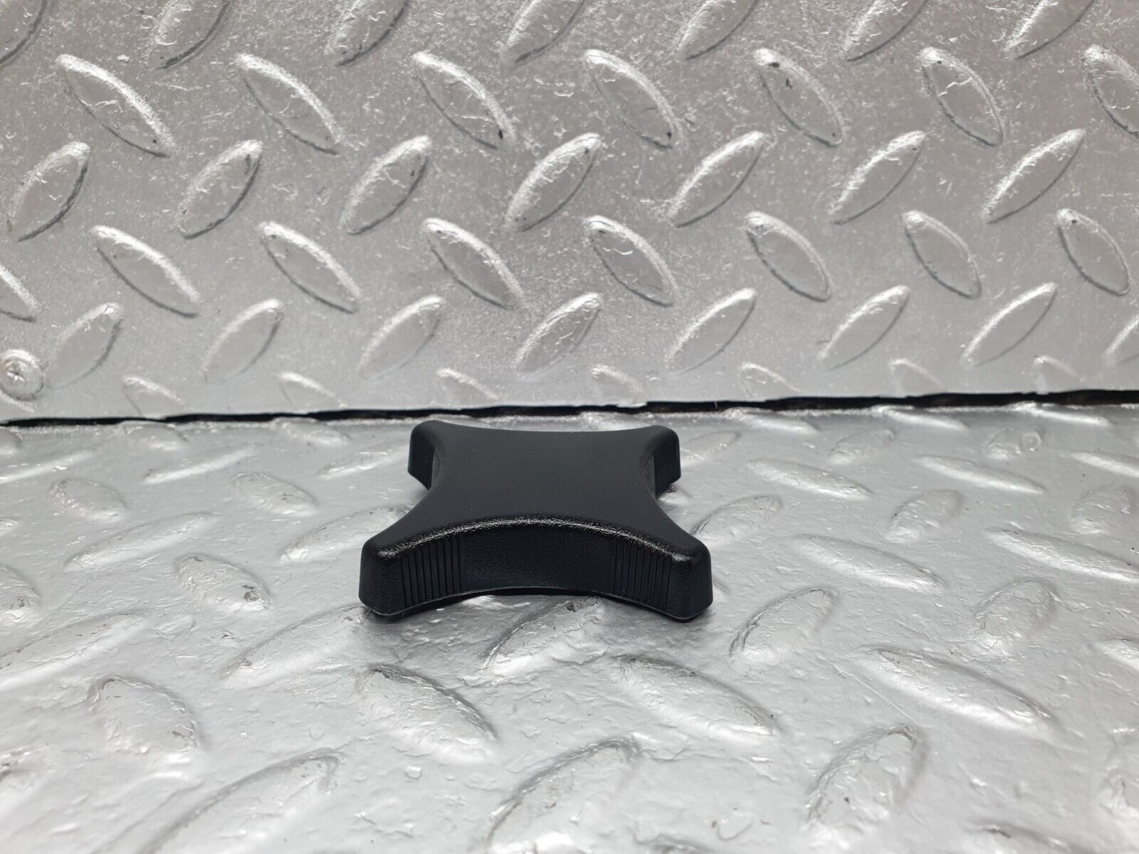 42704 Mercedes-Benz W201 190 2.0L Seat Base Adjuster Handle Knob