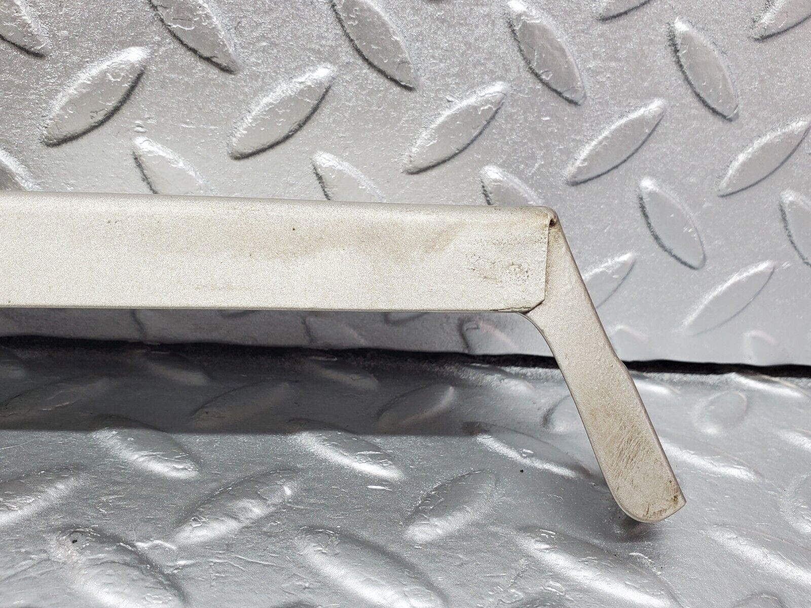 45662 Mercedes-Benz W126 420SE Under Headlight Trim Left Side