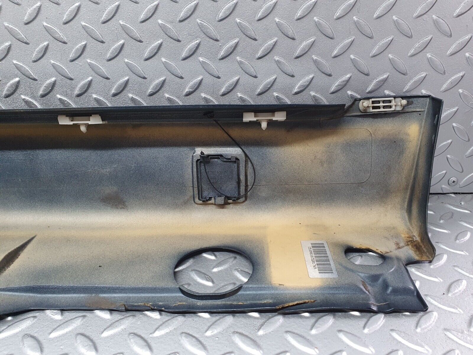 42024 Mercedes-Benz W202 C200 Side Skirt Right Side 2026982430